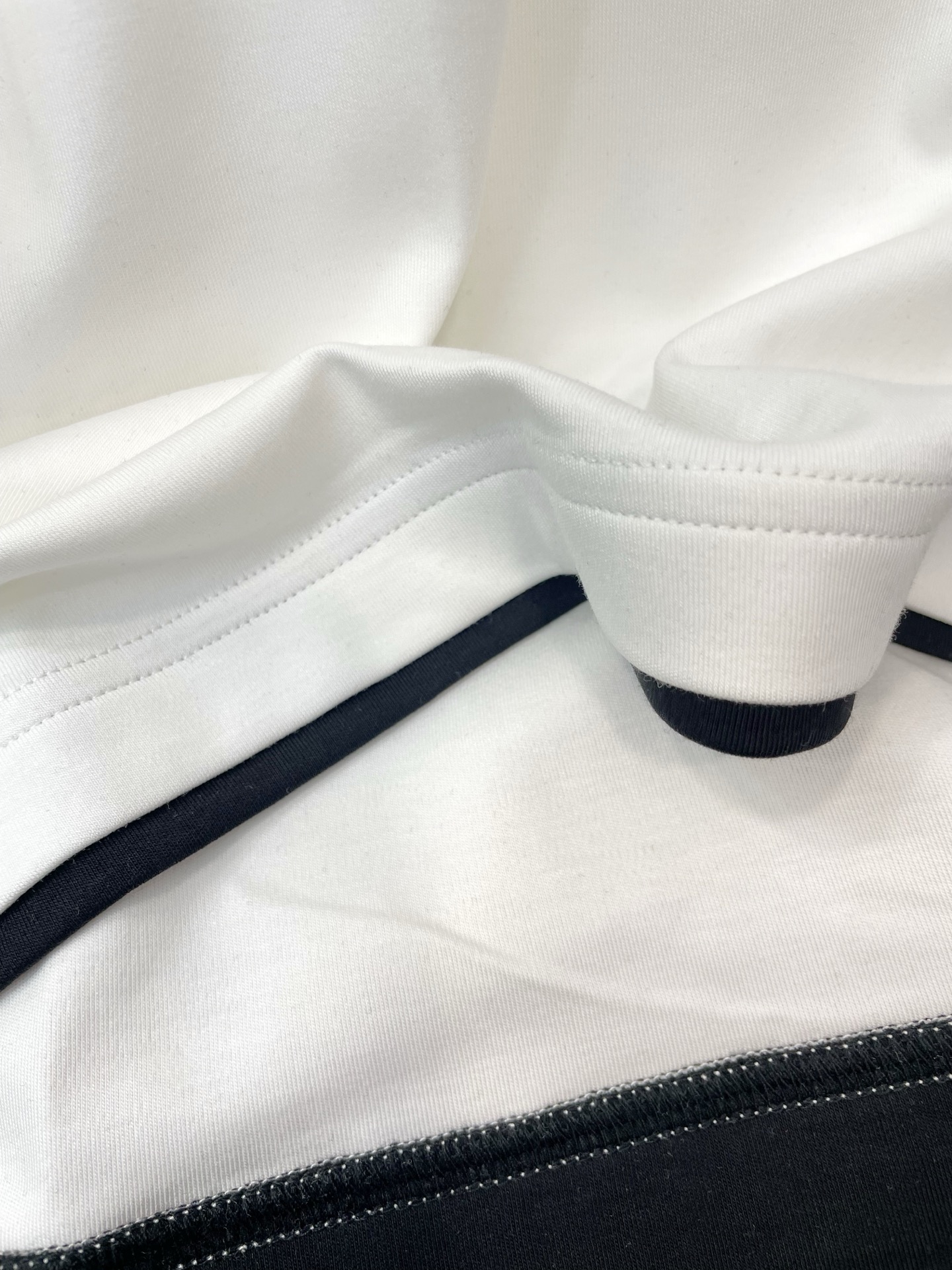 。Prada普拉达💥砸锅卖铁都要上的新款新款原单男士休闲长袖 高端定制 高端版本 时尚百搭爆款⚠️⚠️✨