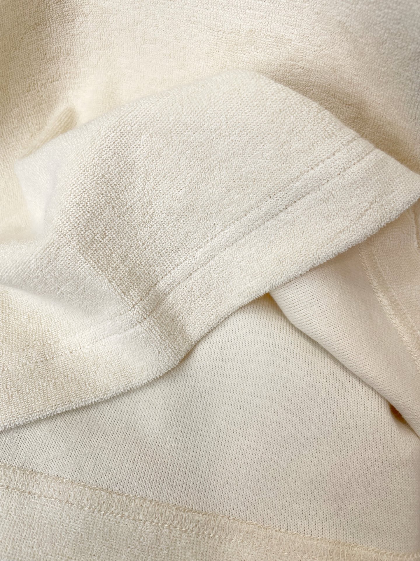 。Prada普拉达💥砸锅卖铁都要上的新款新款原单男士休闲长袖 高端定制 高端版本 时尚百搭爆款⚠️⚠️✨