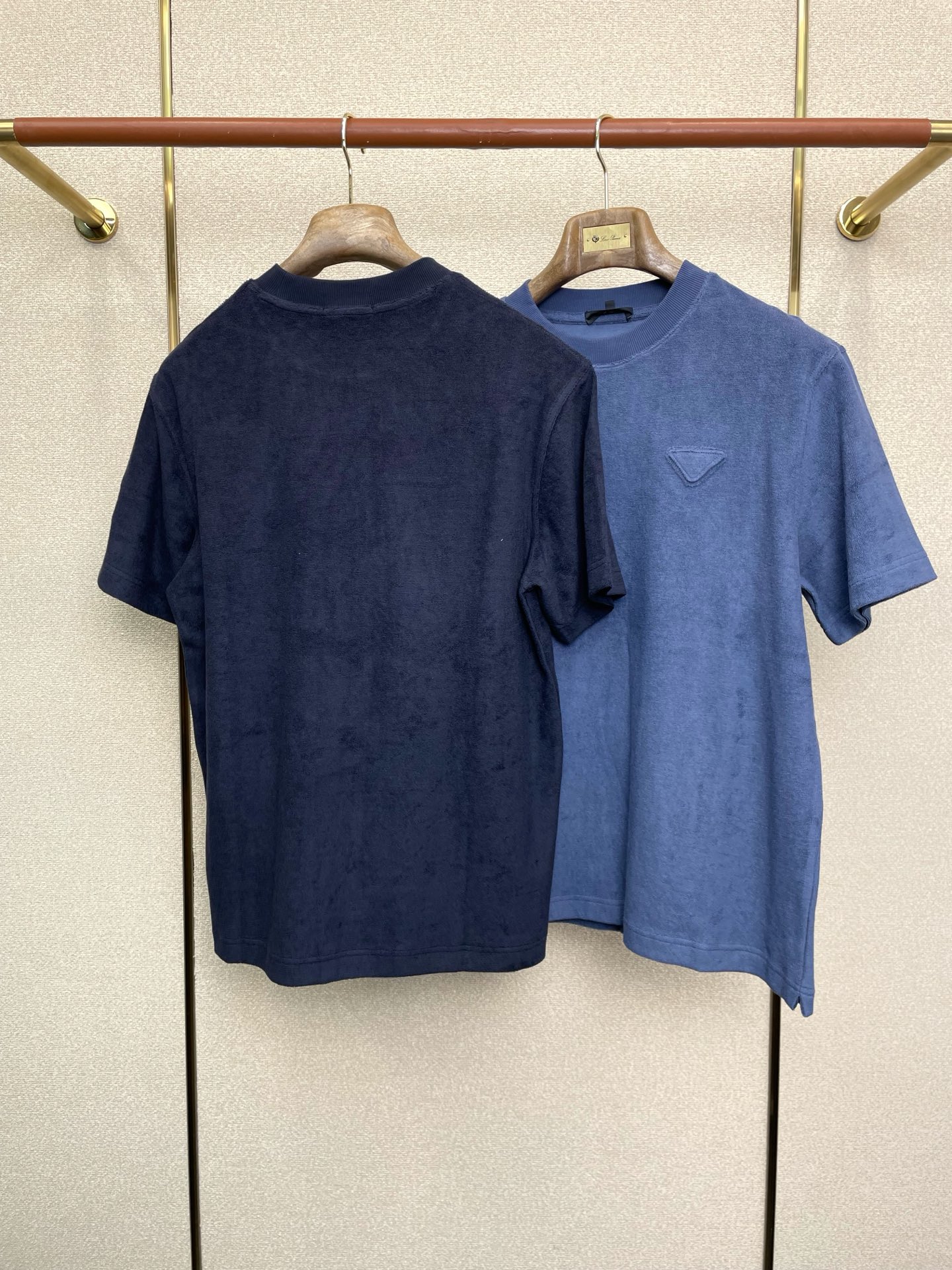 。Prada普拉达💥砸锅卖铁都要上的新款新款原单男士休闲长袖 高端定制 高端版本 时尚百搭爆款⚠️⚠️✨