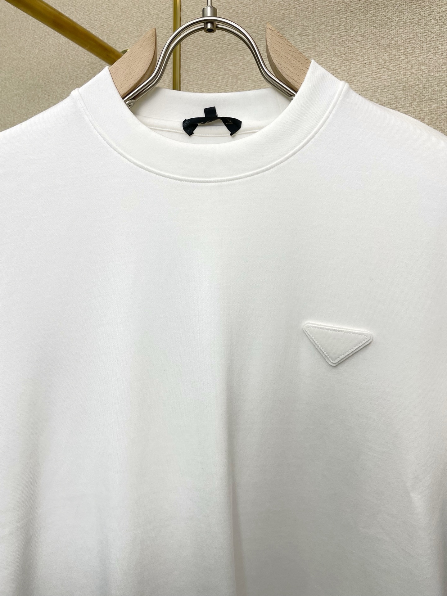 。Prada普拉达💥砸锅卖铁都要上的新款新款原单男士休闲短袖 高端定制 高端版本 时尚百搭爆款⚠️⚠️✨