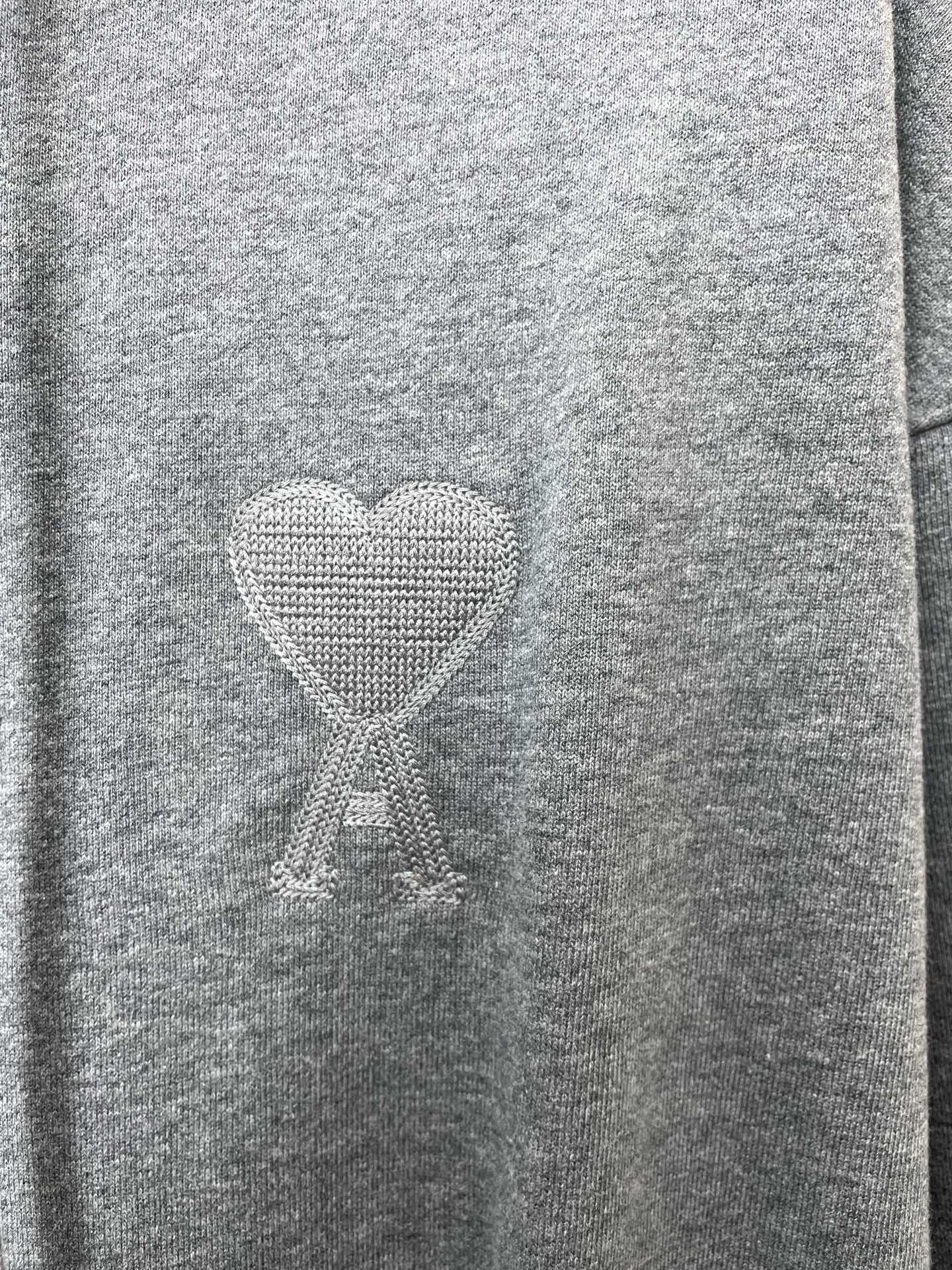 。AMI艾米💥砸锅卖铁都要上的新款最新时尚立领半拉链卫衣 经典设计与颜值爆棚的外套 品质更是无法挑剔品控