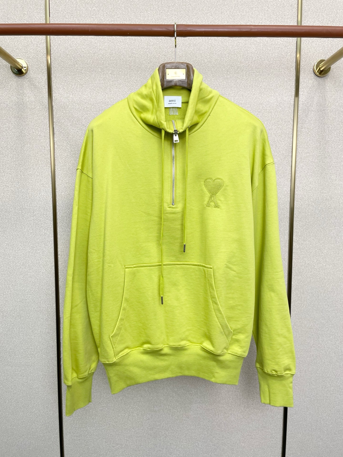 。AMI艾米💥砸锅卖铁都要上的新款最新时尚立领半拉链卫衣 经典设计与颜值爆棚的外套 品质更是无法挑剔品控