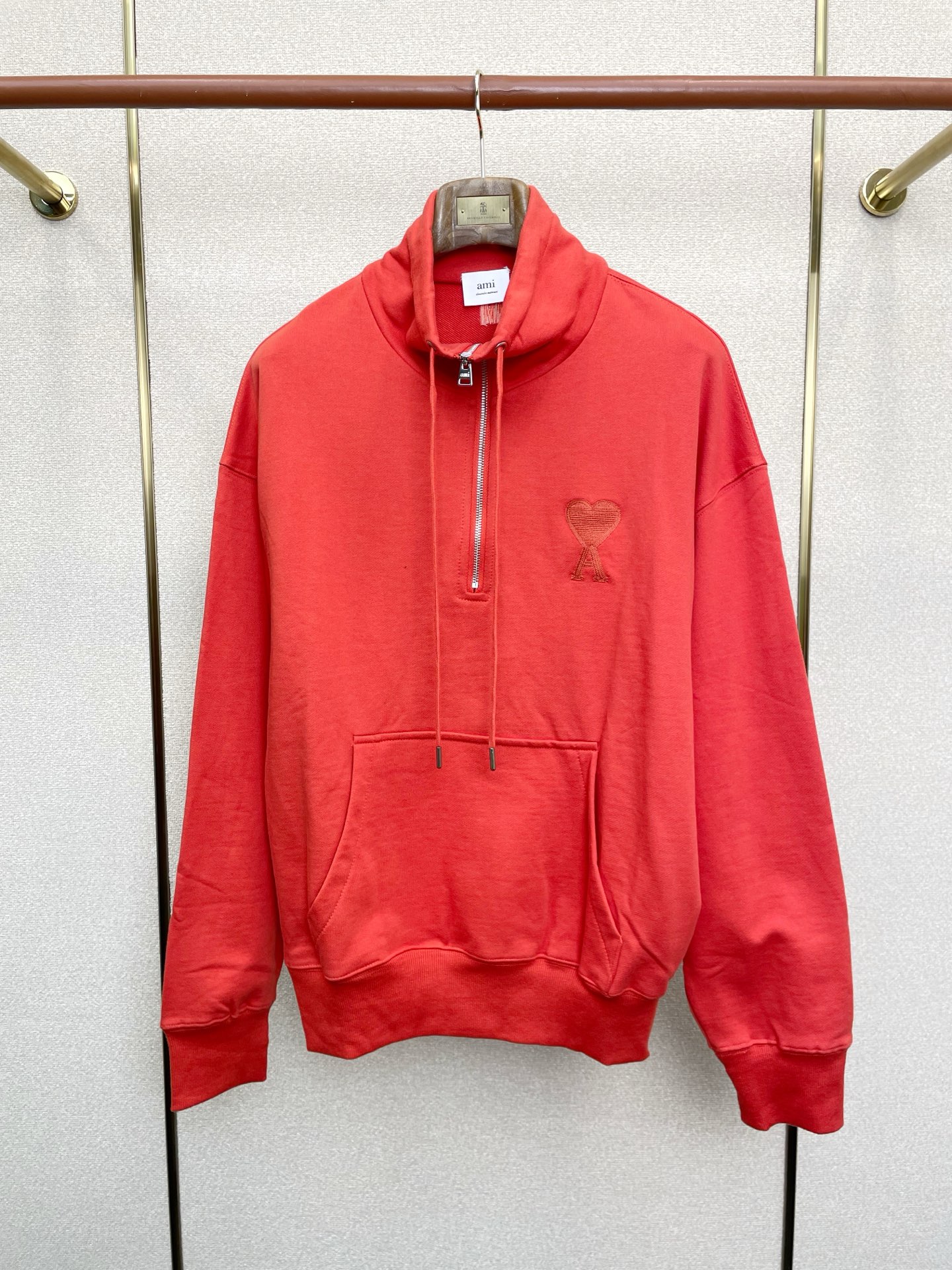 。AMI艾米💥砸锅卖铁都要上的新款最新时尚立领半拉链卫衣 经典设计与颜值爆棚的外套 品质更是无法挑剔品控
