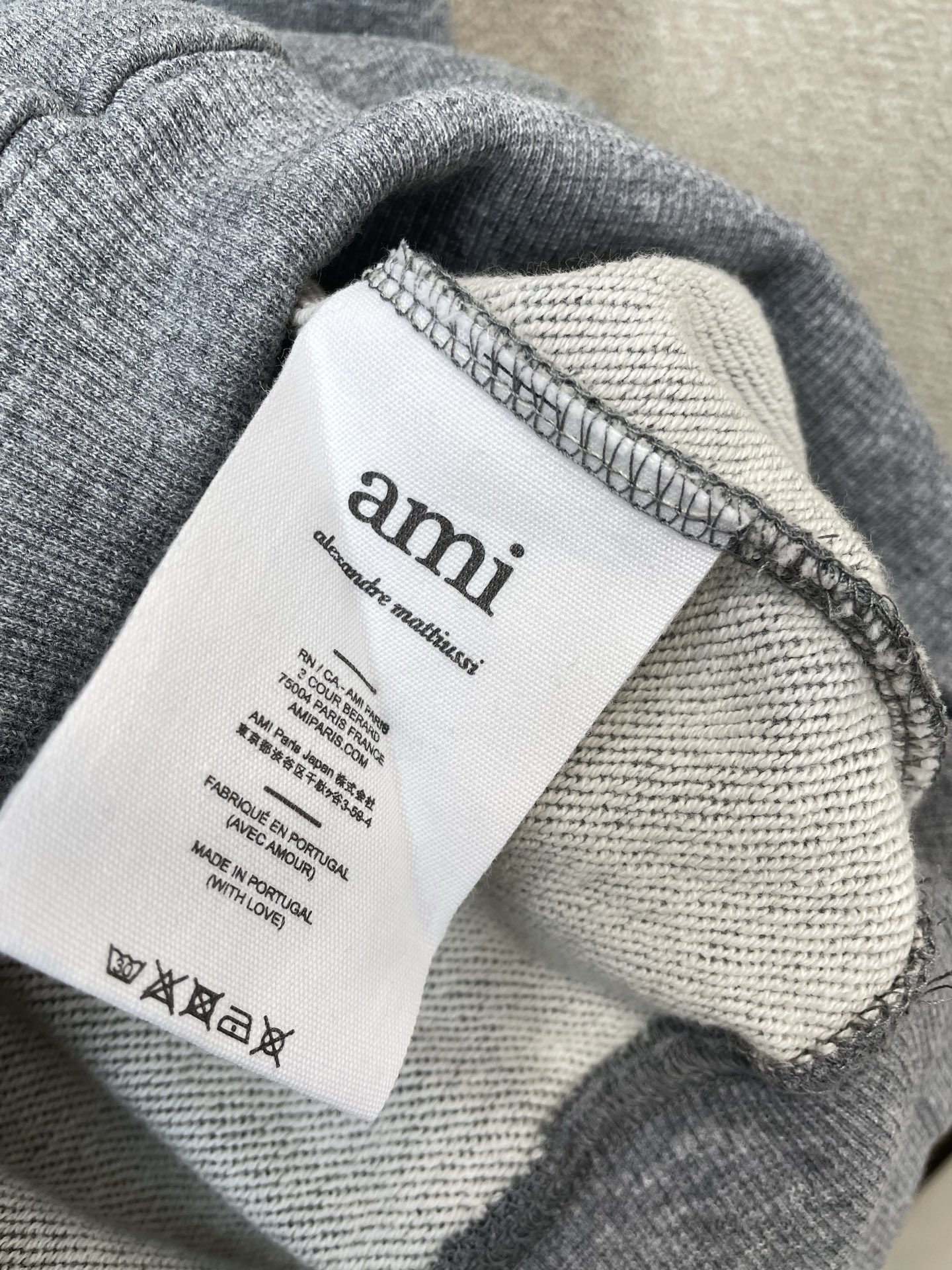 。AMI艾米💥砸锅卖铁都要上的新款最新时尚立领半拉链卫衣 经典设计与颜值爆棚的外套 品质更是无法挑剔品控