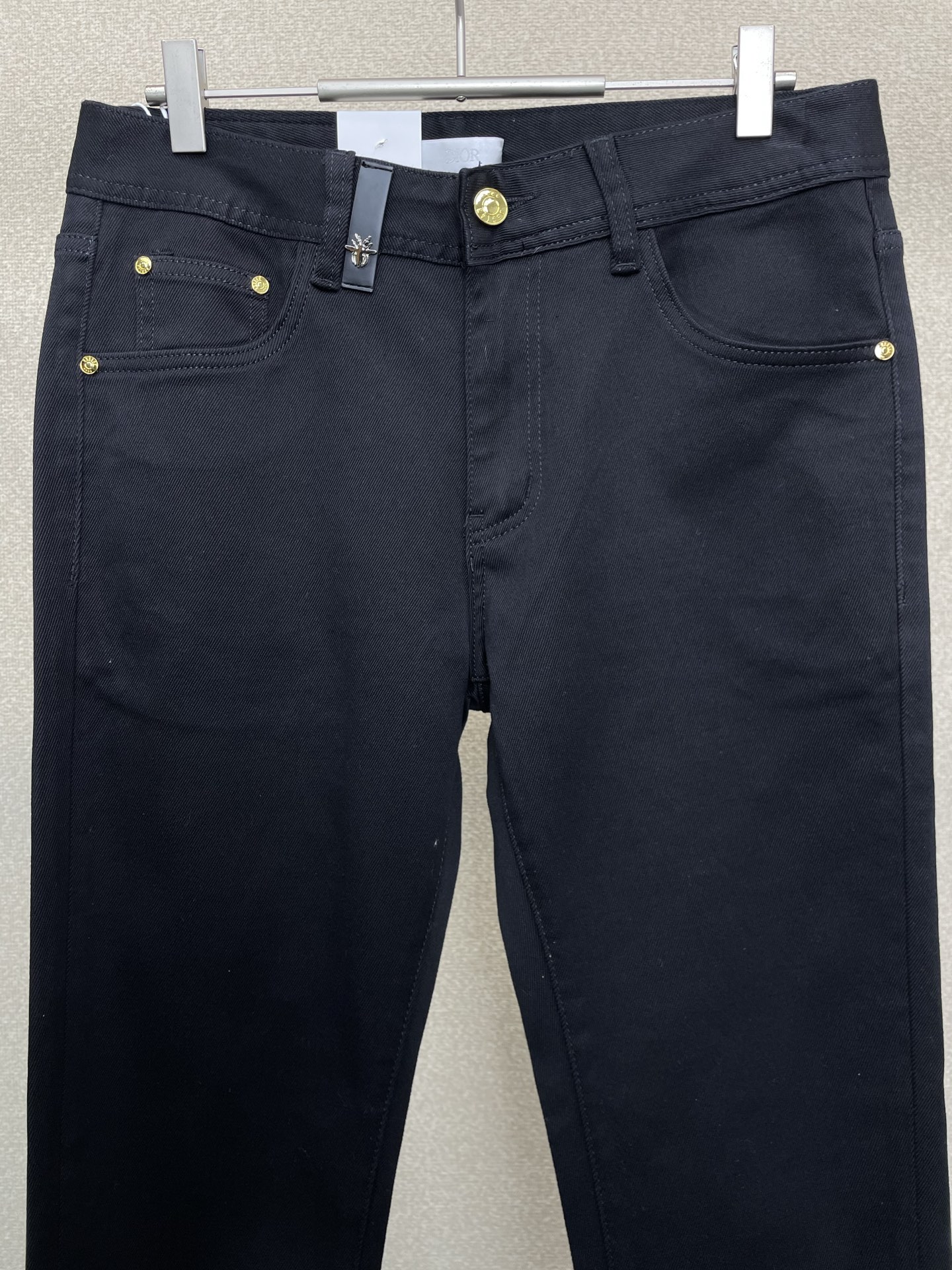 。Dior迪奥💥砸锅卖铁都要上的新款新款休闲牛仔裤👖高端版本！专柜定制面料 透气舒适度高，细节无可挑剔，