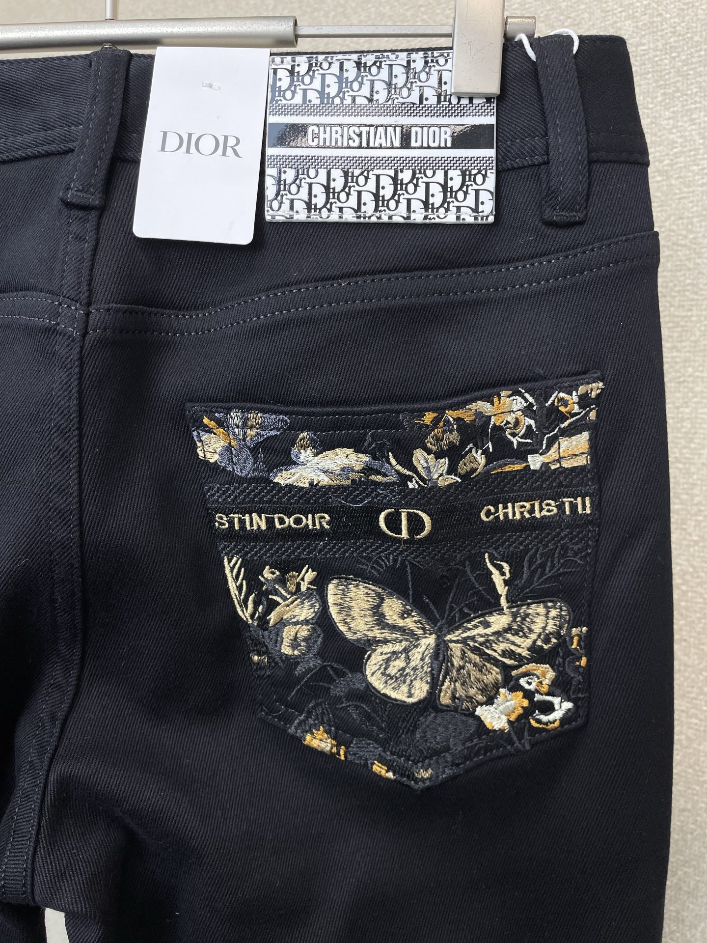 。Dior迪奥💥砸锅卖铁都要上的新款新款休闲牛仔裤👖高端版本！专柜定制面料 透气舒适度高，细节无可挑剔，