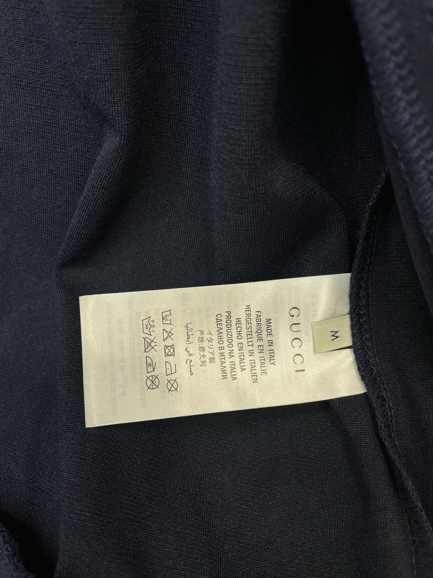 /套。Gucci古驰💥砸锅卖铁都要上的新款新款专柜同款休闲套装，高级感满满！细节精致高档，做工无可挑剔！