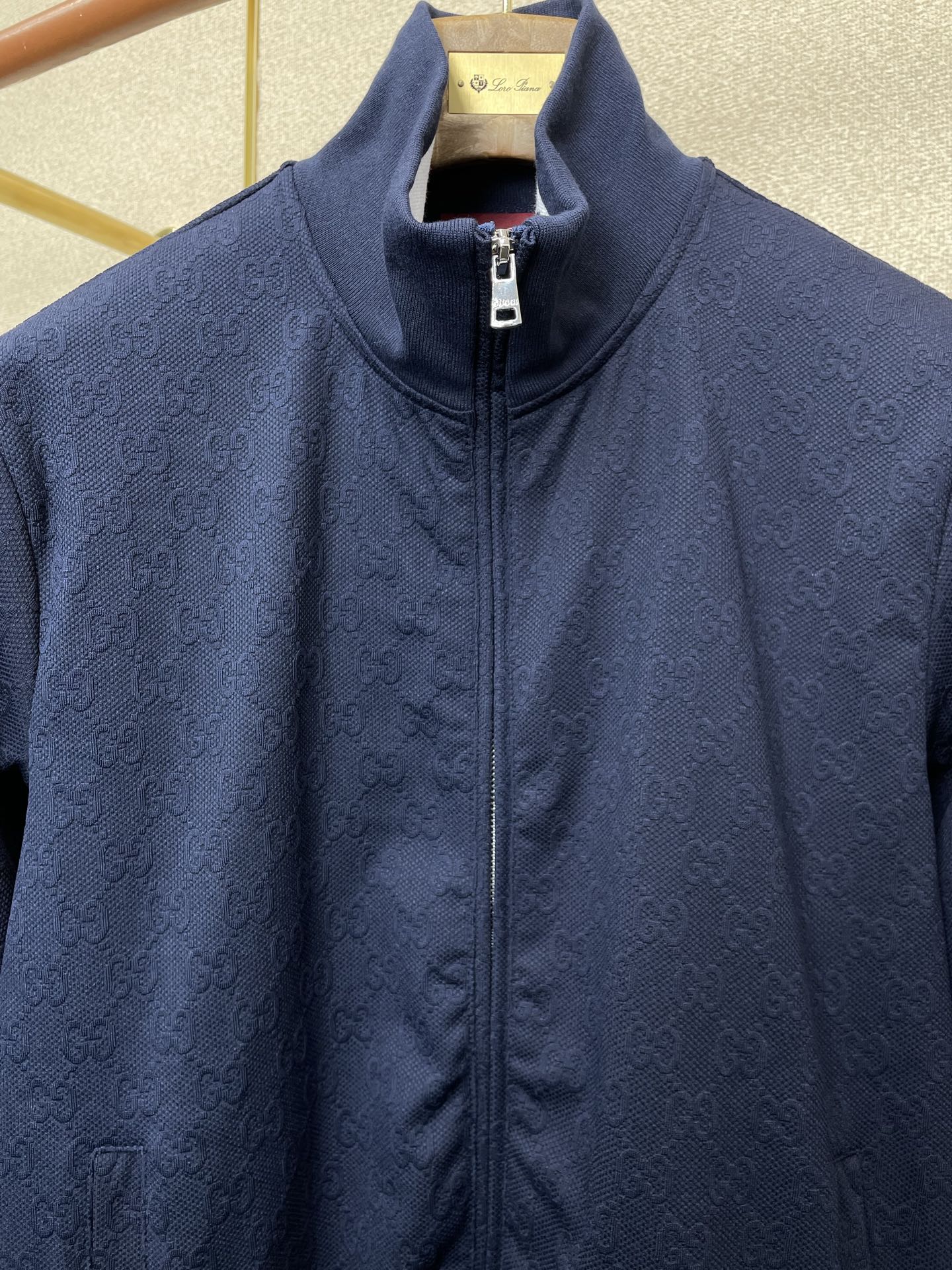 /套。Gucci古驰💥砸锅卖铁都要上的新款新款专柜同款休闲套装，高级感满满！细节精致高档，做工无可挑剔！