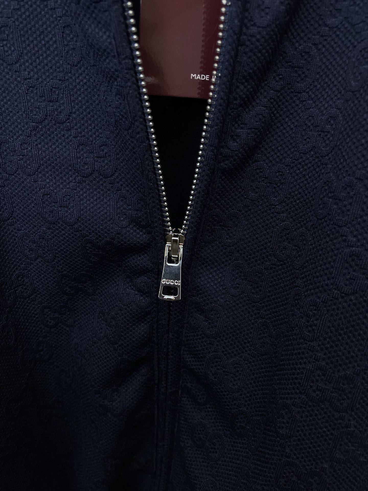 /套。Gucci古驰💥砸锅卖铁都要上的新款新款专柜同款休闲套装，高级感满满！细节精致高档，做工无可挑剔！