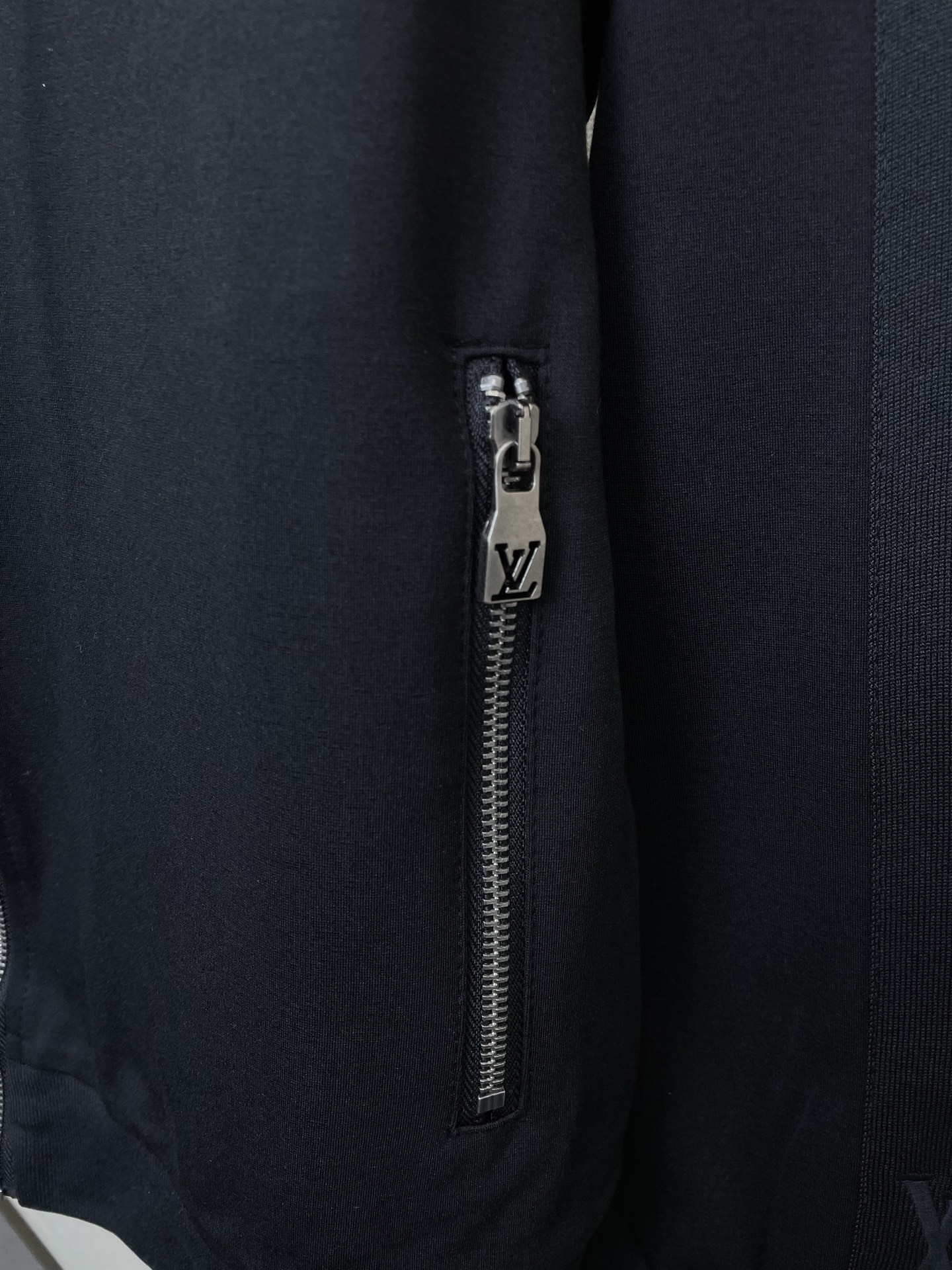 /套。Louis Vuitton路易威登💥砸锅卖铁都要上的新款新款专柜同款休闲套装，高级感满满！细节精致