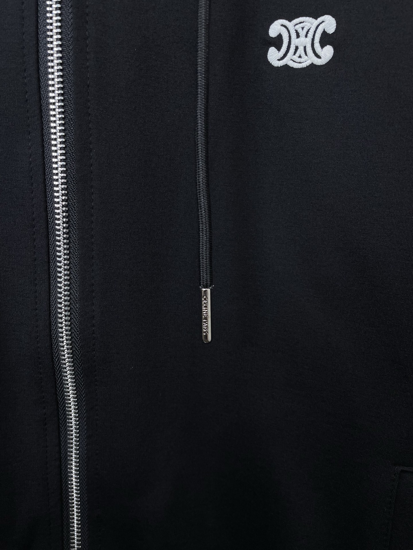 /套。CELINE赛琳💥砸锅卖铁都要上的新款新款专柜同款休闲套装，高级感满满！细节精致高档，做工无可挑剔