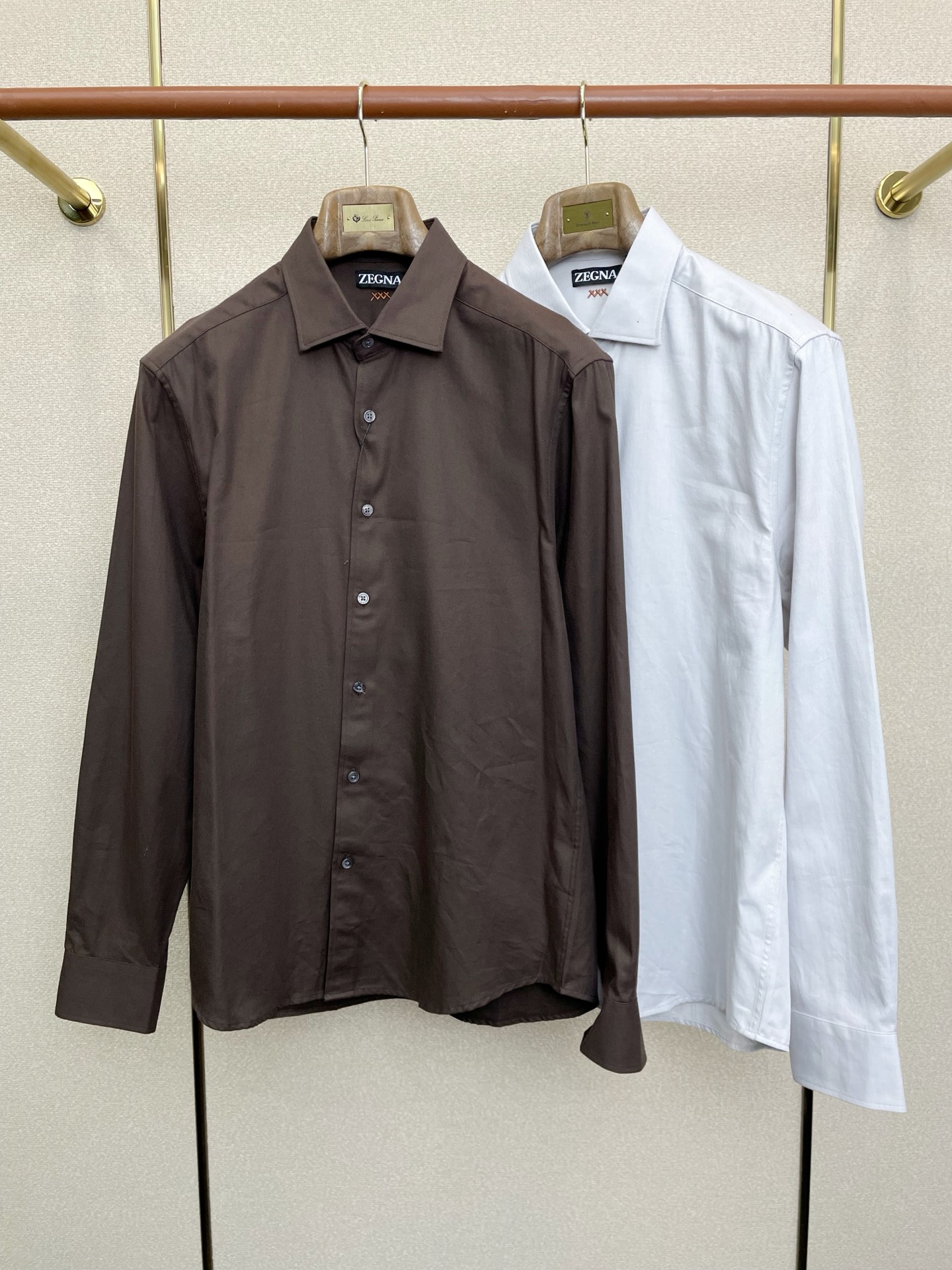 NO:661328,.ZEGNA Zegna exclusively provides new original men's casual shirts, high-end customization, high-end versions, fashionable and versatile imported fabrics, super soft and delicate to the touch, skin-friendly and comfortable to wear, high-end boutique, the upper body is exquisitely made by the factory, a must-have item for men, complete with three standards, size M-3XL,,zegna,shirts, 19860909.ZEGNA杰尼亚独家专供新款原单男士休闲衬衫 高端定制 高端版本 时尚百搭爆款进口面料 手感超柔软细腻 穿着亲肤舒适 高端精品 代工厂精细做上身非常赞 男士必备单品 三标齐全 码数M-3XL,,zegna,shirts, ,Men's clothing