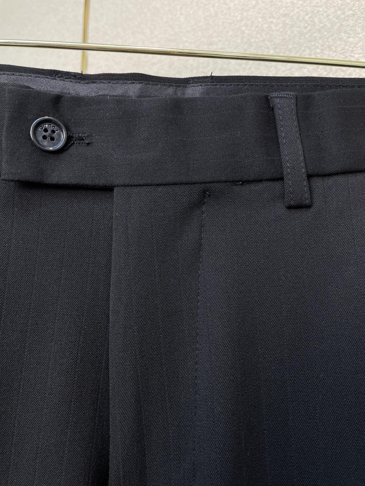 支持跨年售后！。Gucci古驰💥独家专供新款休闲西裤 高端版本！专柜定制面料 透气舒适度高，细节无可挑剔