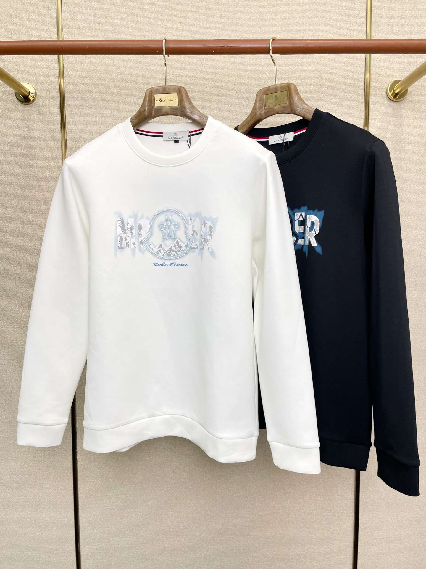 NO:684908,.Moncler's new and original men's casual sweatshirts are all sold in the market. High-end customization. High-end version. Fashionable and versatile imported fabrics. Super soft and delicate feel. Skin-friendly and comfortable to wear. High-end boutique. The upper body is finely made by the factory. It is a must-have item for men. Three standards are complete. Size M-4XL, Moncler, hoodie, sweatshirts,19860909.Moncler蒙口砸锅卖铁都要上的新款新款原单男士休闲卫衣 高端定制 高端版本 时尚百搭爆款进口面料 手感超柔软细腻 穿着亲肤舒适 高端精品 代工厂精细做上身非常赞 男士必备单品 三标齐全 码数M-4XL,,Moncler,hoodie,sweatshirts,,Men's clothing