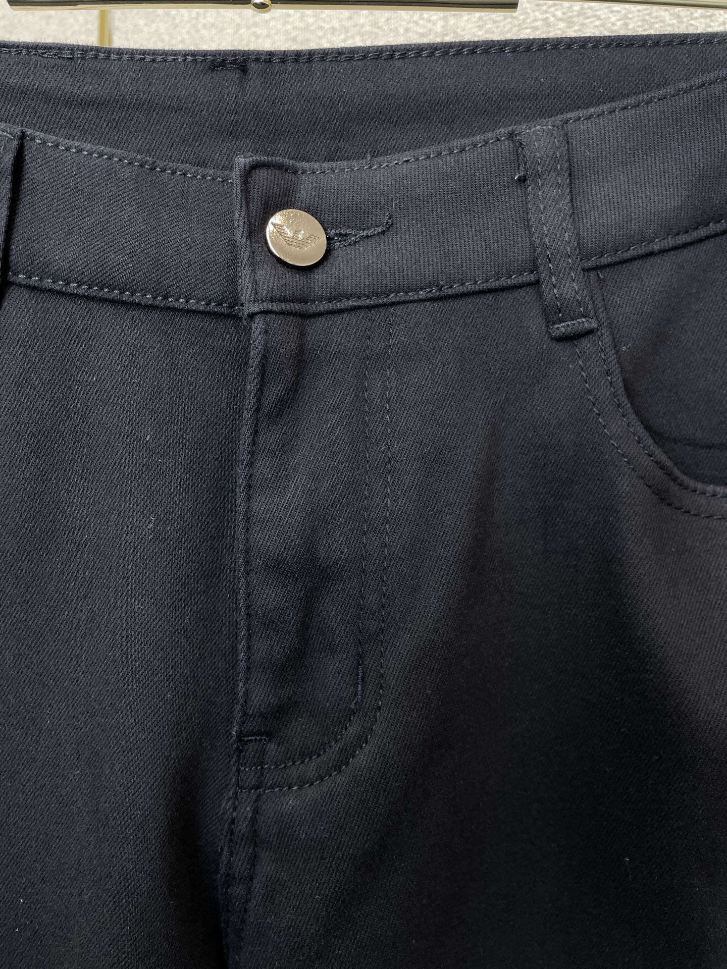 。ARMANI阿玛尼💥独家专供新款休闲牛仔裤👖高端版本！专柜定制加绒面料 透气舒适度高，细节无可挑剔，品