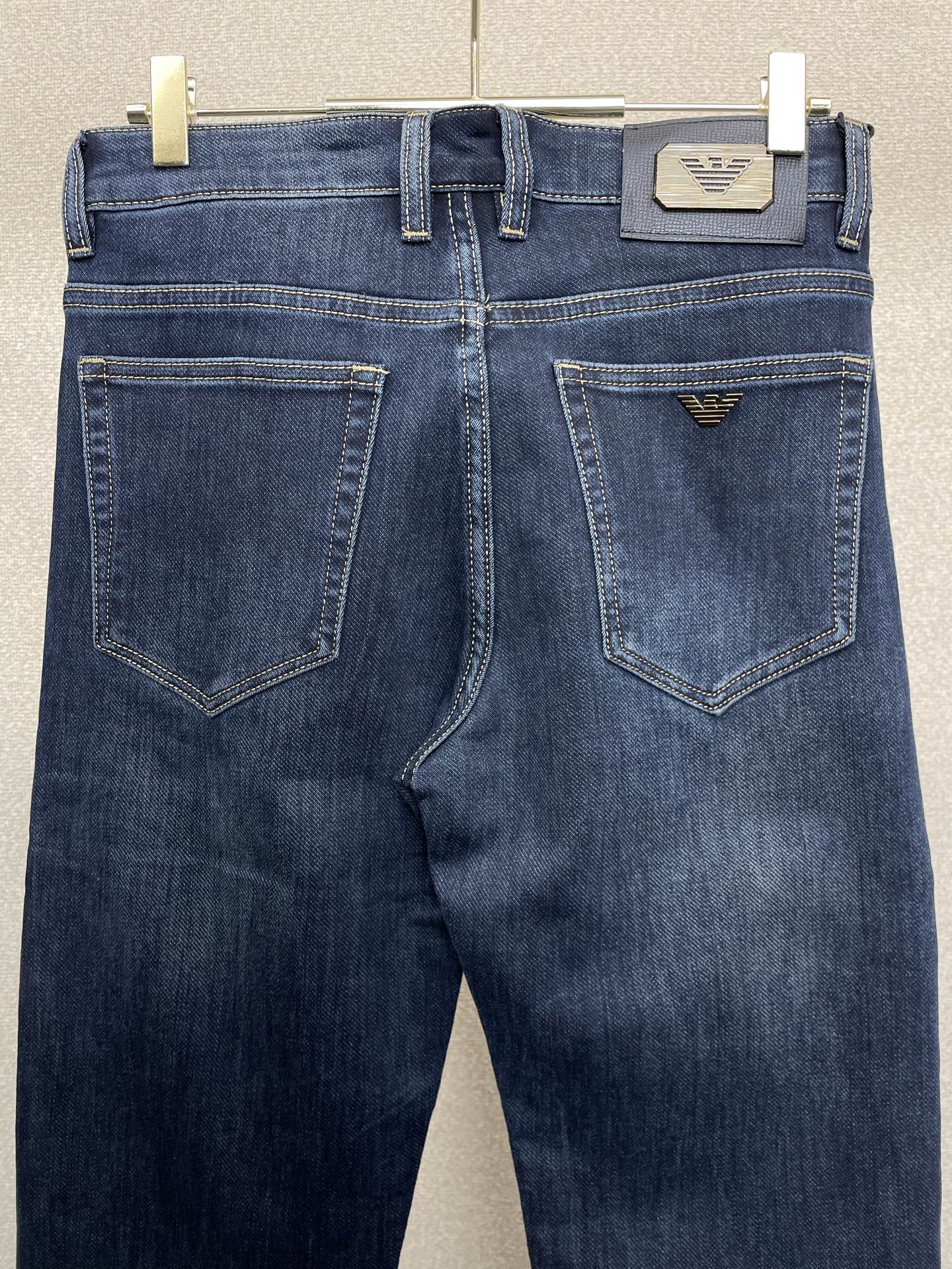 。ARMANI阿玛尼💥独家专供新款休闲牛仔裤👖商务直筒裤 高端版本！专柜定制面料 透气舒适度高，细节无可