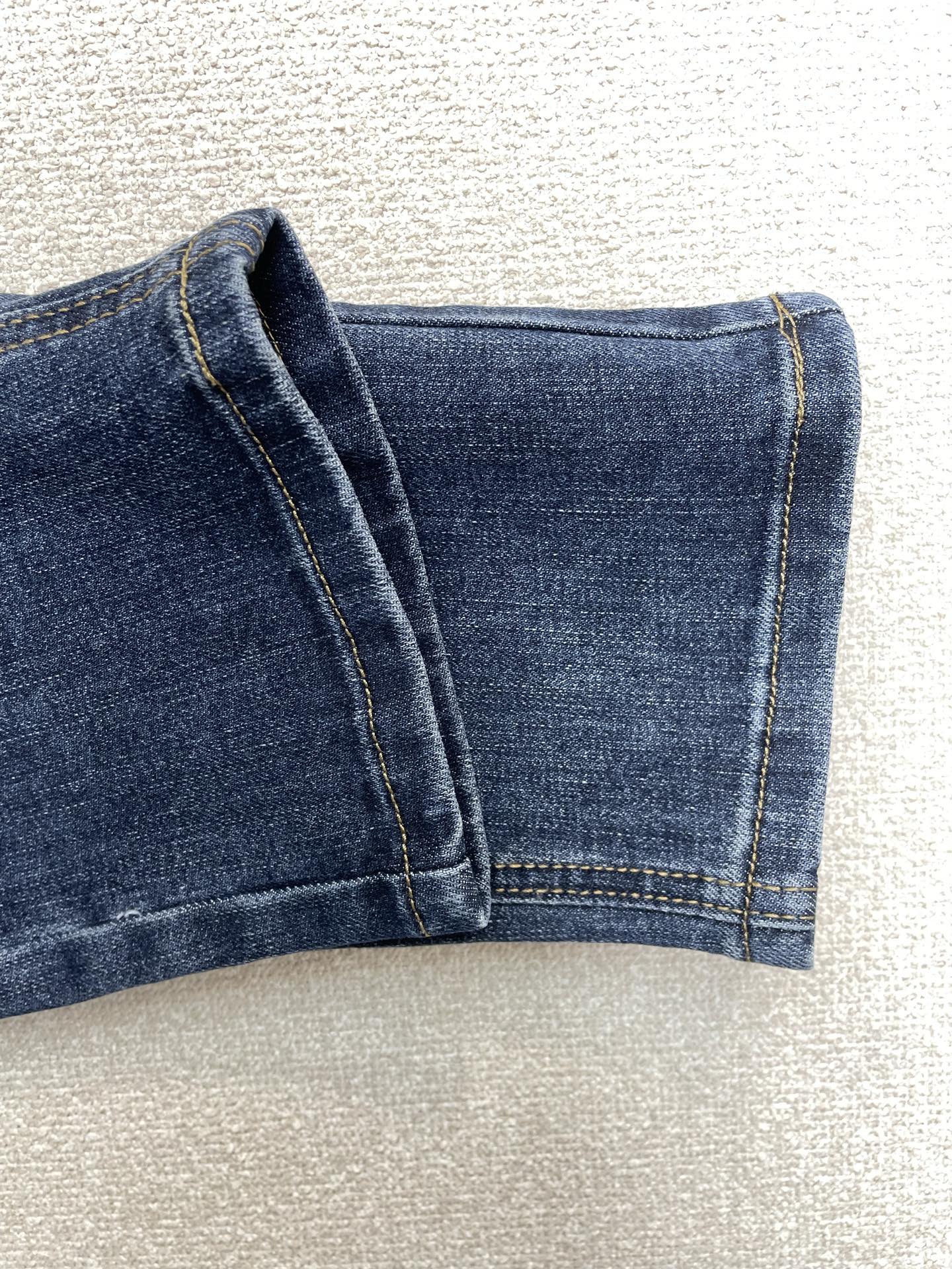 。 Stefano Ricci史蒂芬💥独家专供新款休闲牛仔裤👖高端版本！专柜定制面料 透气舒适度高，细节