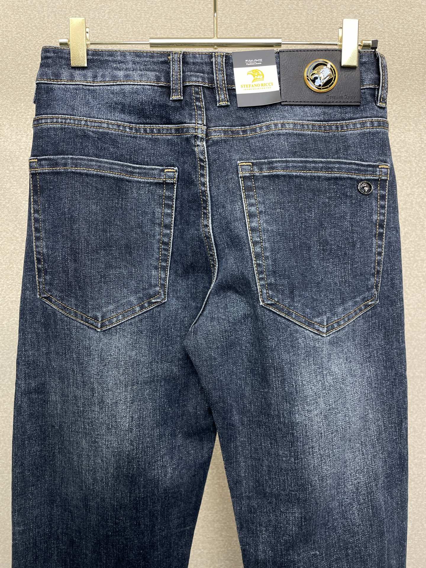 。 Stefano Ricci史蒂芬💥独家专供新款休闲牛仔裤👖高端版本！专柜定制面料 透气舒适度高，细节