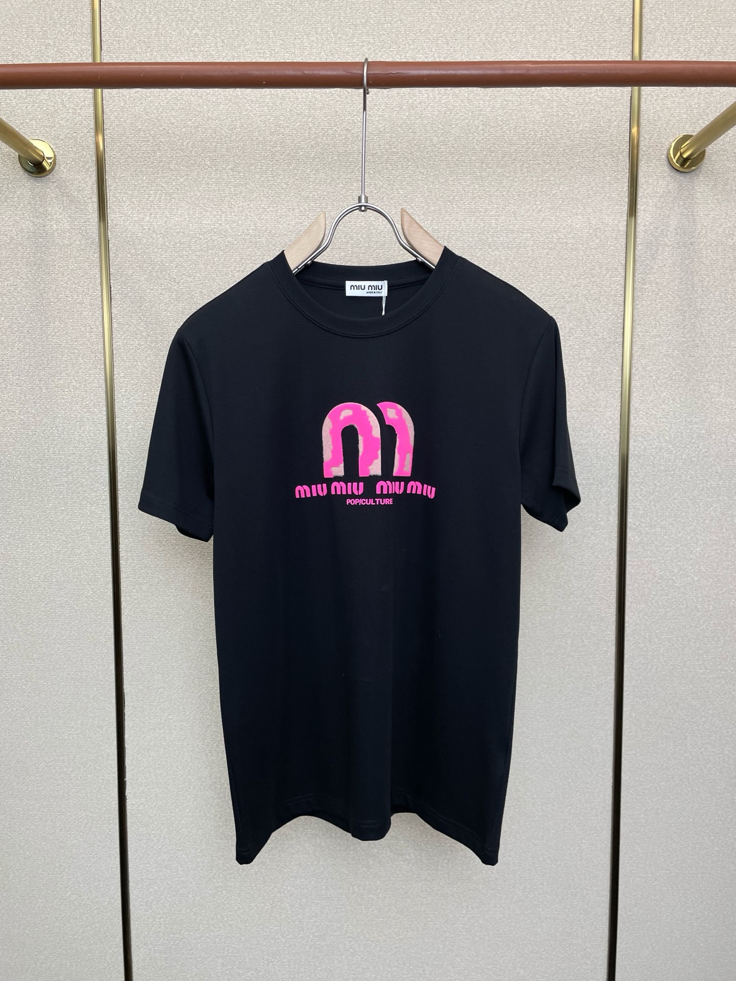 。Miumiu谬谬💥独家专供新款原单男士休闲短袖 高端定制 高端版本 时尚百搭爆款⚠️⚠️✨✨进口面料 