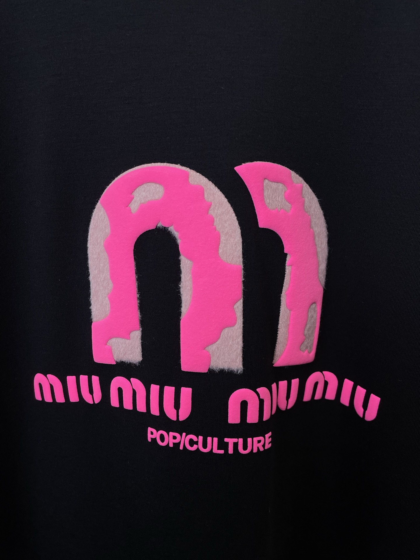 。Miumiu谬谬💥独家专供新款原单男士休闲短袖 高端定制 高端版本 时尚百搭爆款⚠️⚠️✨✨进口面料 
