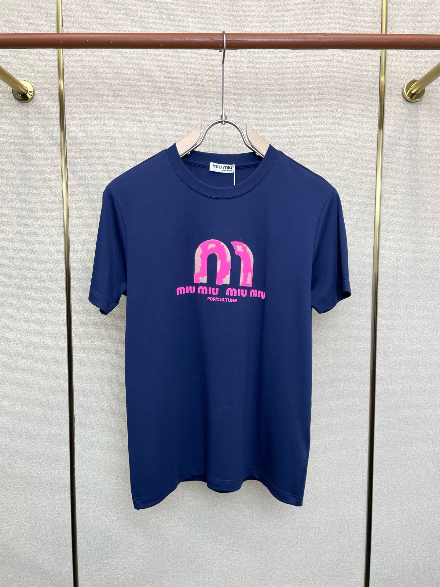 。Miumiu谬谬💥独家专供新款原单男士休闲短袖 高端定制 高端版本 时尚百搭爆款⚠️⚠️✨✨进口面料 