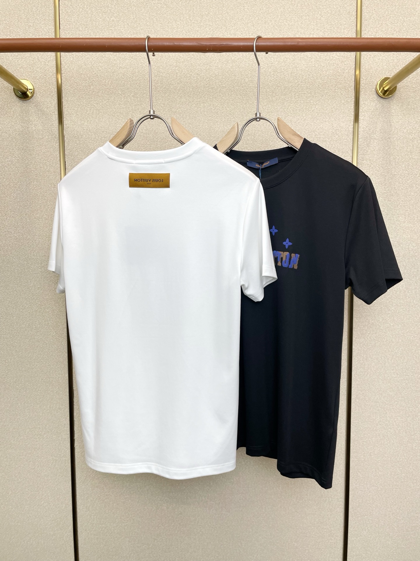 。Louis Vuitton路易威登💥独家专供新款原单男士休闲短袖 高端定制 高端版本 时尚百搭爆款⚠️