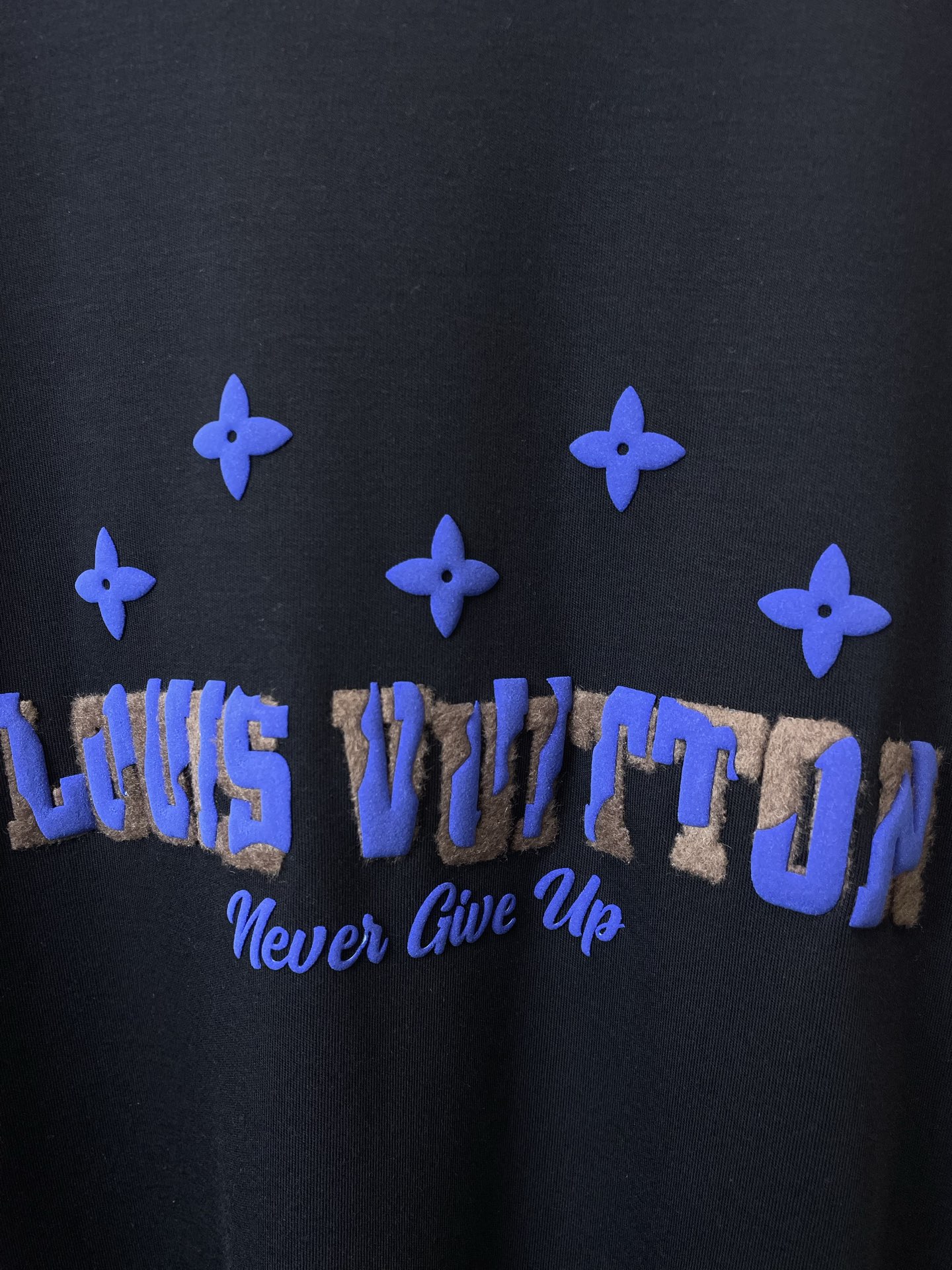 。Louis Vuitton路易威登💥独家专供新款原单男士休闲短袖 高端定制 高端版本 时尚百搭爆款⚠️