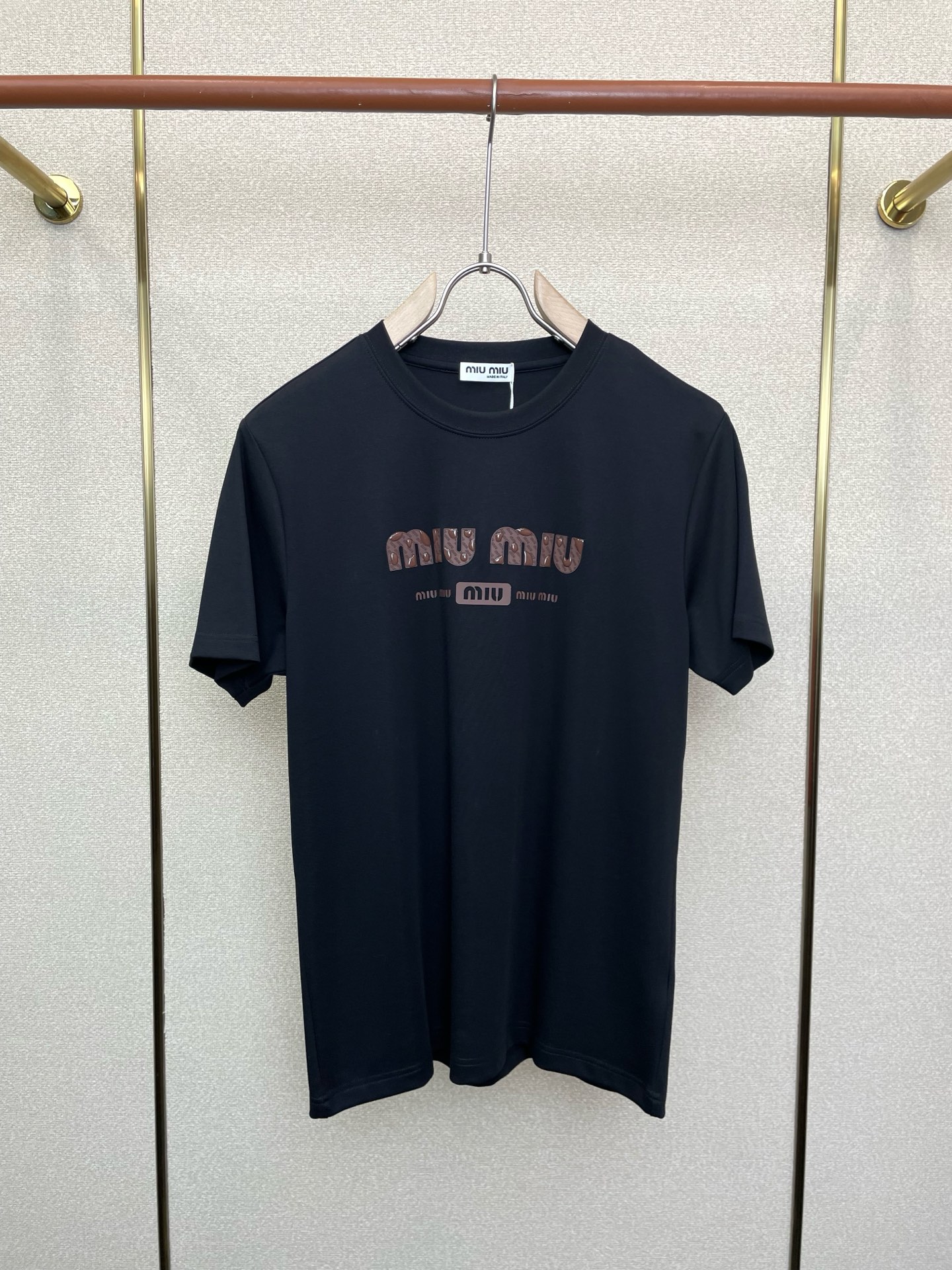 。Miumiu谬谬💥独家专供新款原单男士休闲短袖 高端定制 高端版本 时尚百搭爆款⚠️⚠️✨✨进口面料 