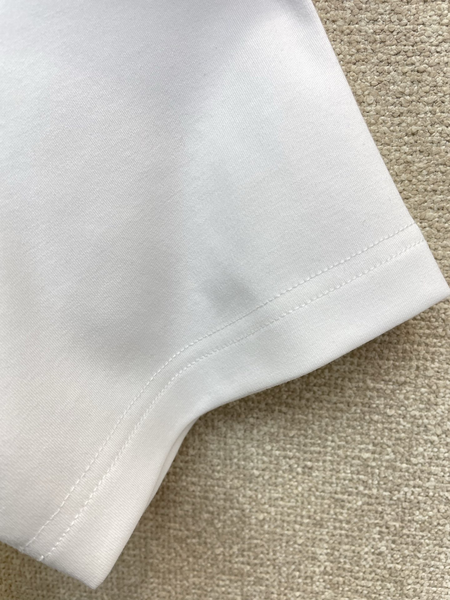 。Miumiu谬谬💥独家专供新款原单男士休闲短袖 高端定制 高端版本 时尚百搭爆款⚠️⚠️✨✨进口面料 