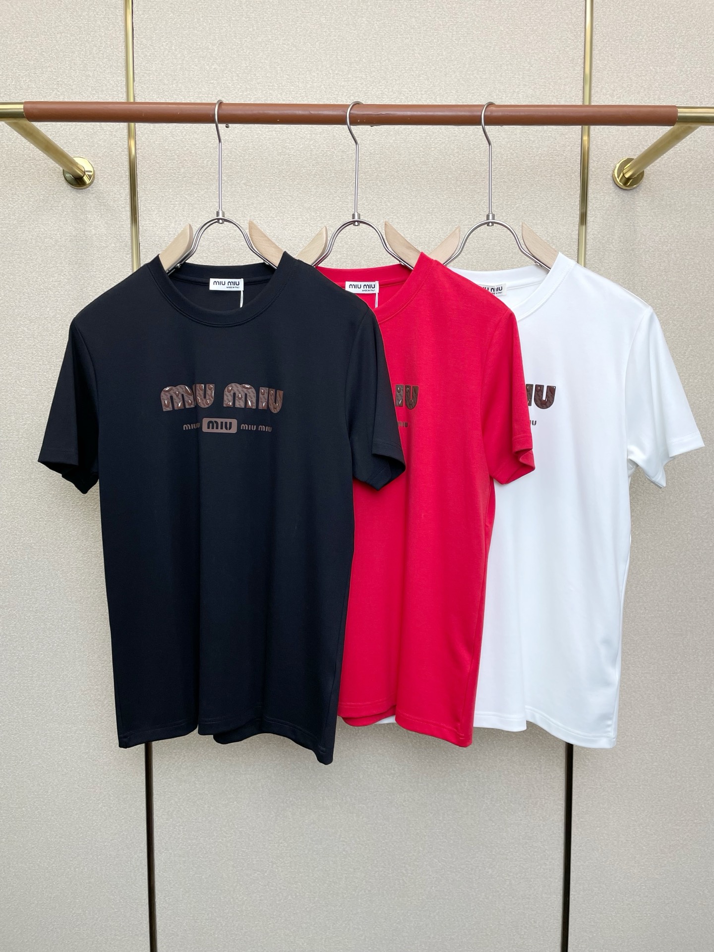 。Miumiu谬谬💥独家专供新款原单男士休闲短袖 高端定制 高端版本 时尚百搭爆款⚠️⚠️✨✨进口面料 