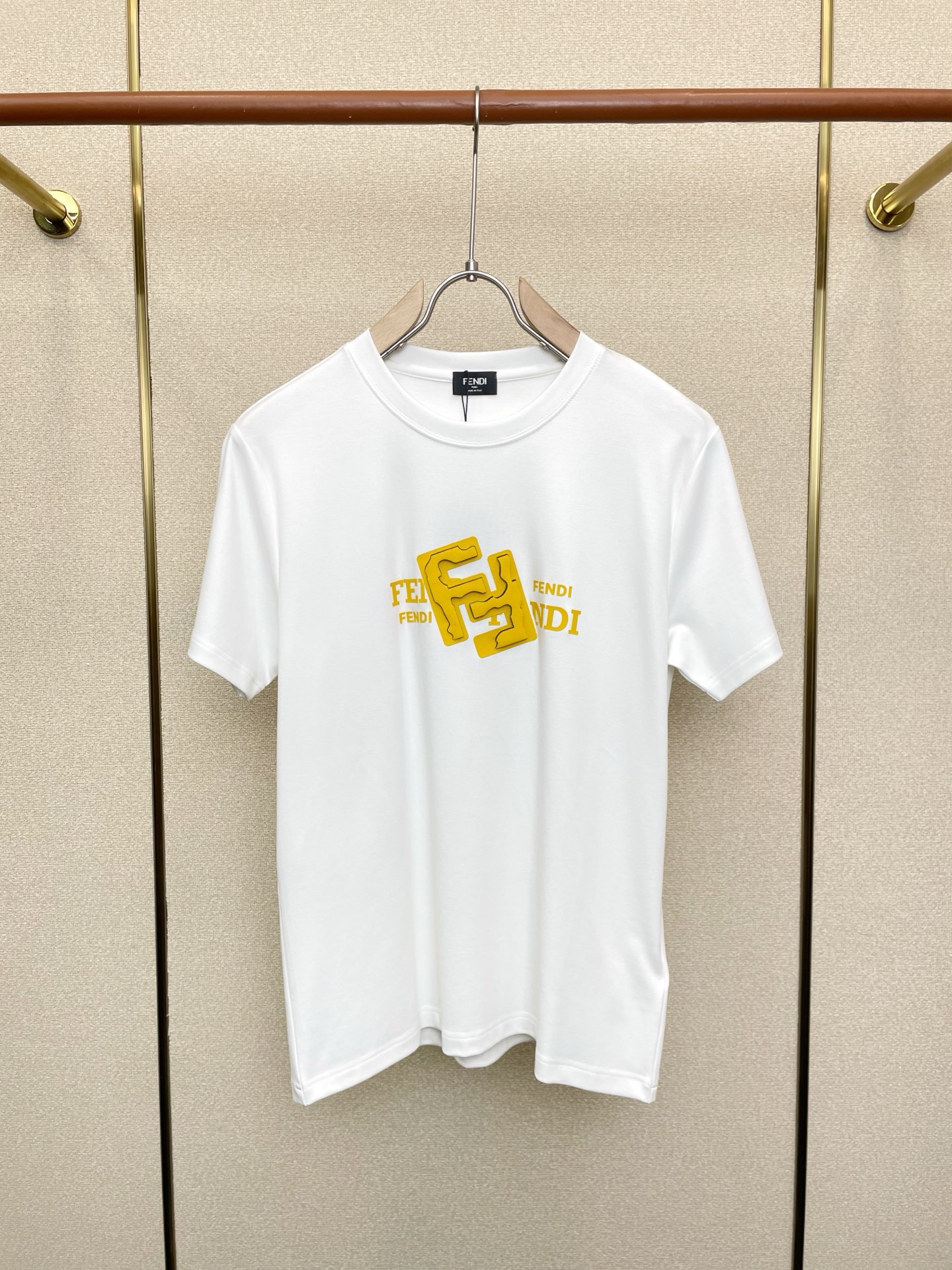 。FENDI芬迪💥独家专供新款原单男士休闲短袖 高端定制 高端版本 时尚百搭爆款⚠️⚠️✨✨进口面料 手