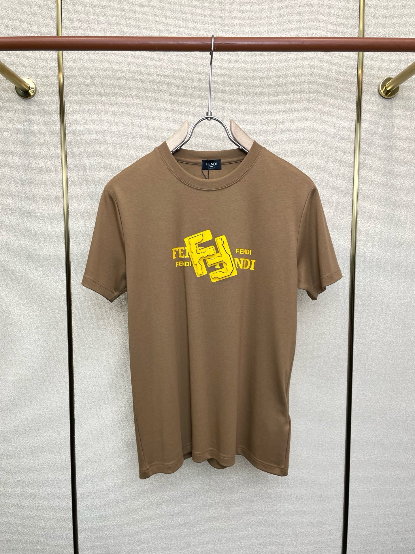 。FENDI芬迪💥独家专供新款原单男士休闲短袖 高端定制 高端版本 时尚百搭爆款⚠️⚠️✨✨进口面料 手