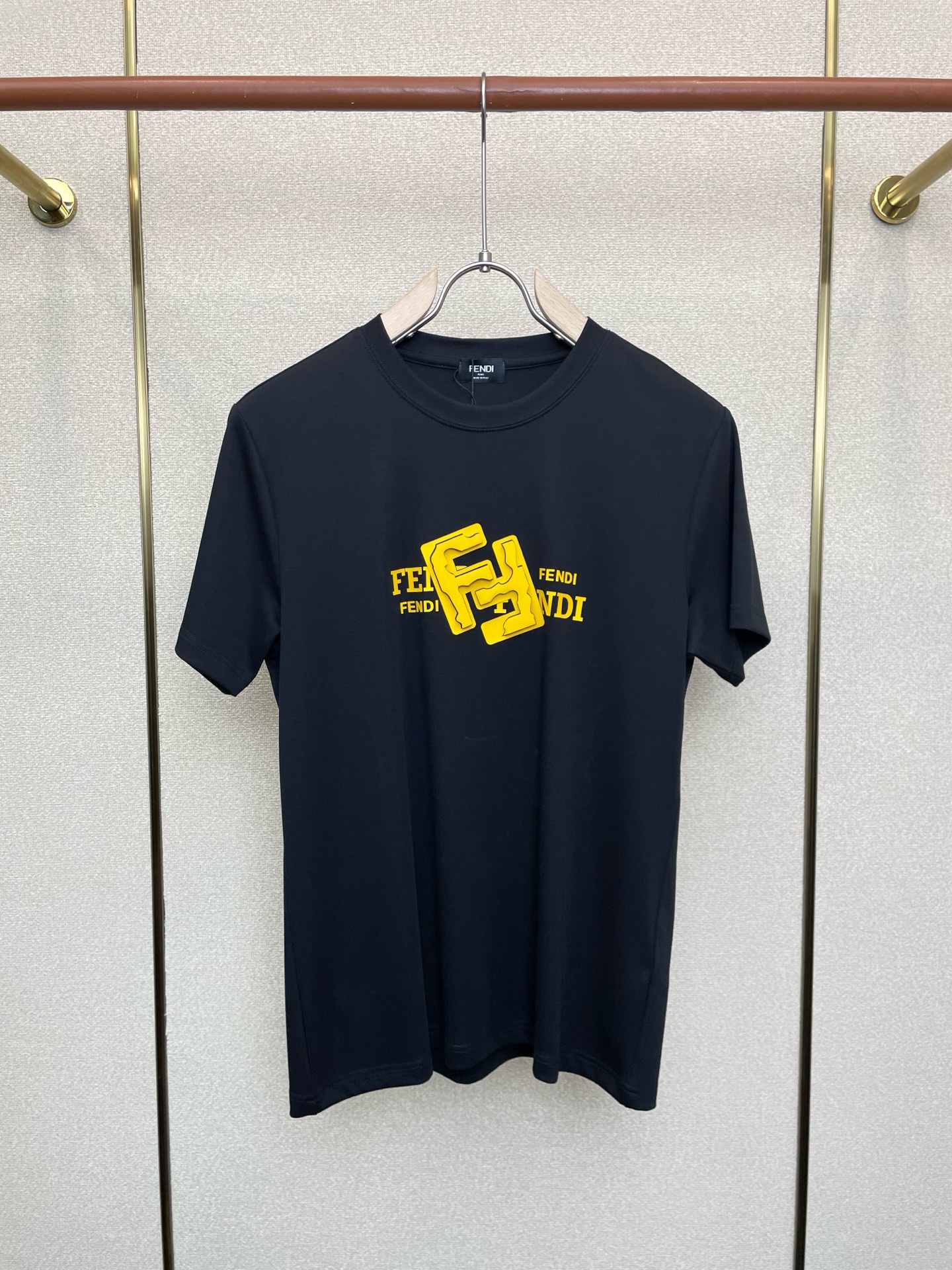 。FENDI芬迪💥独家专供新款原单男士休闲短袖 高端定制 高端版本 时尚百搭爆款⚠️⚠️✨✨进口面料 手