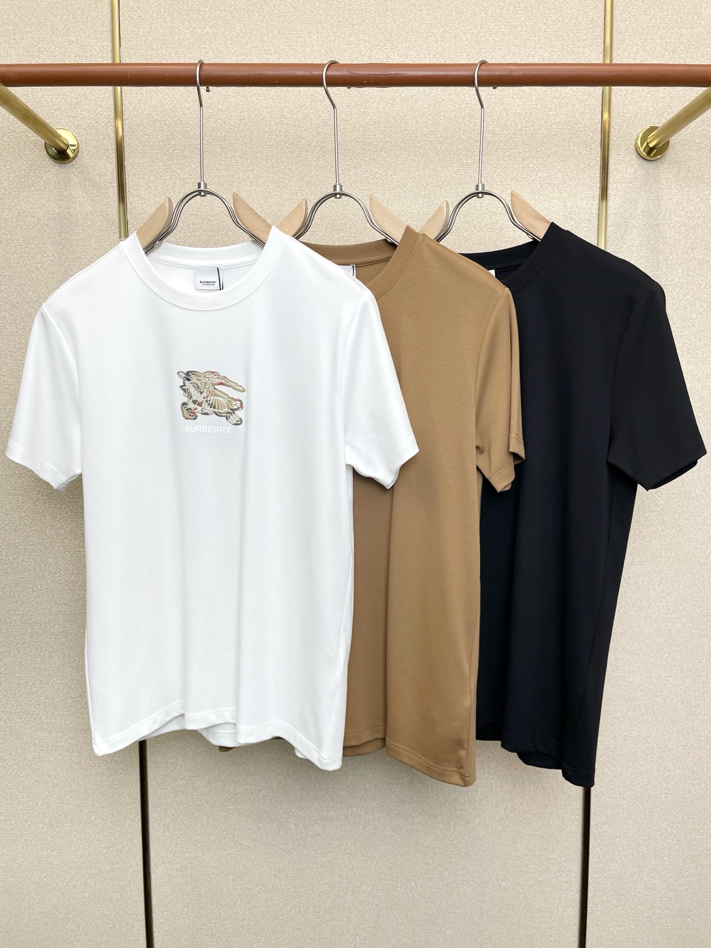 。Burberry巴宝莉💥独家专供新款原单男士休闲短袖 高端定制 高端版本 时尚百搭爆款⚠️⚠️✨✨进口