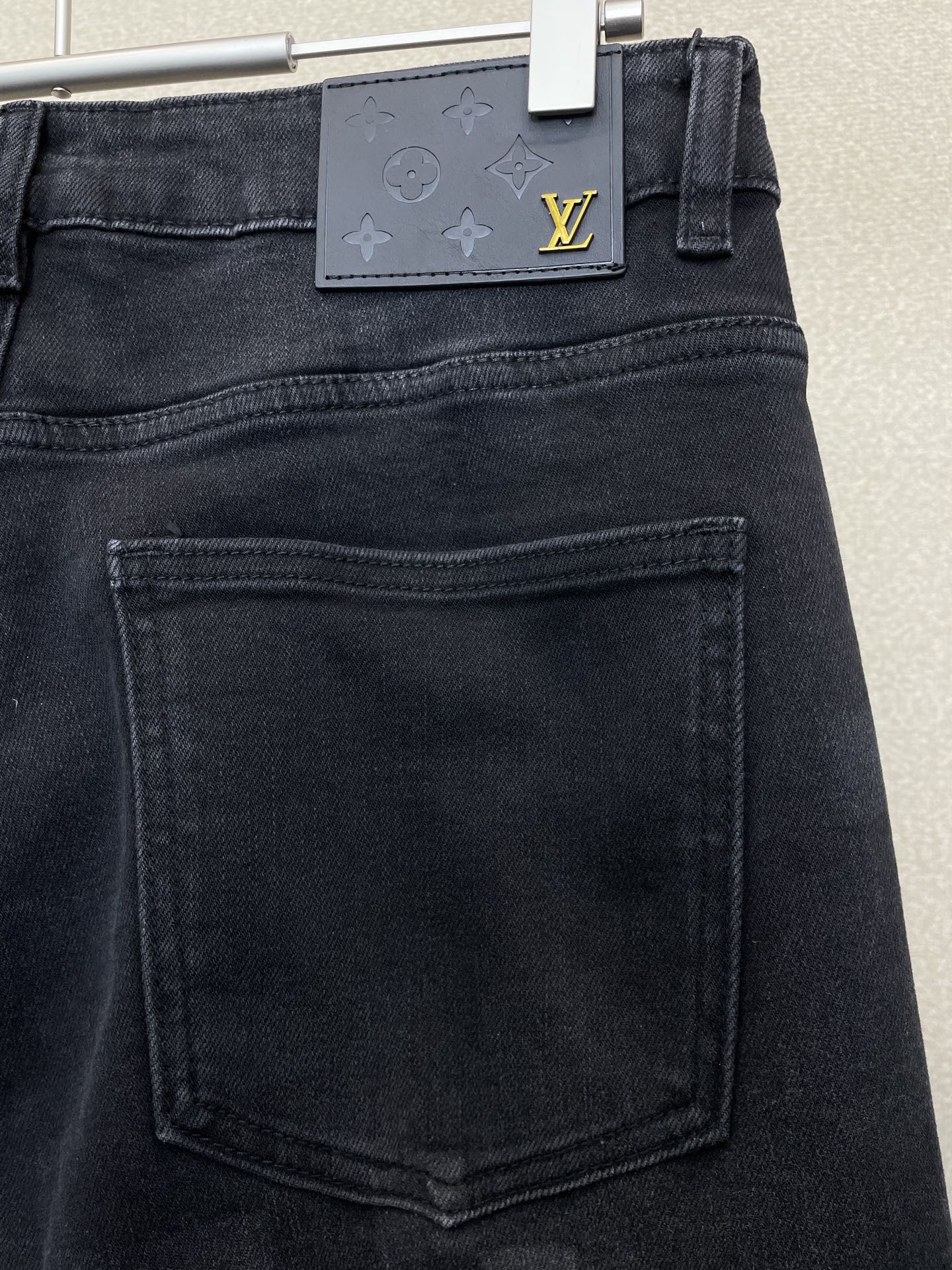 。Louis Vuitton路易威登💥独家专供新款休闲牛仔裤👖高端版本！专柜定制面料 透气舒适度高，细节