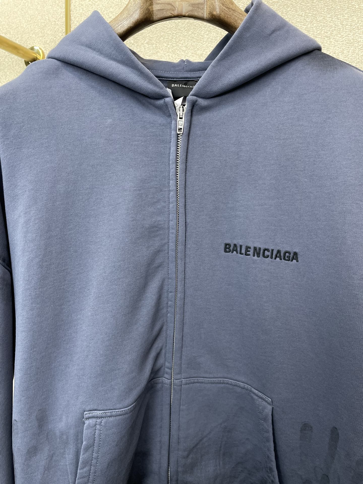 。Balenciaga巴黎世家💥独家专供最新时尚连帽拉链卫衣 字母刺绣拉链卫衣 经典设计感与颜值爆棚的外