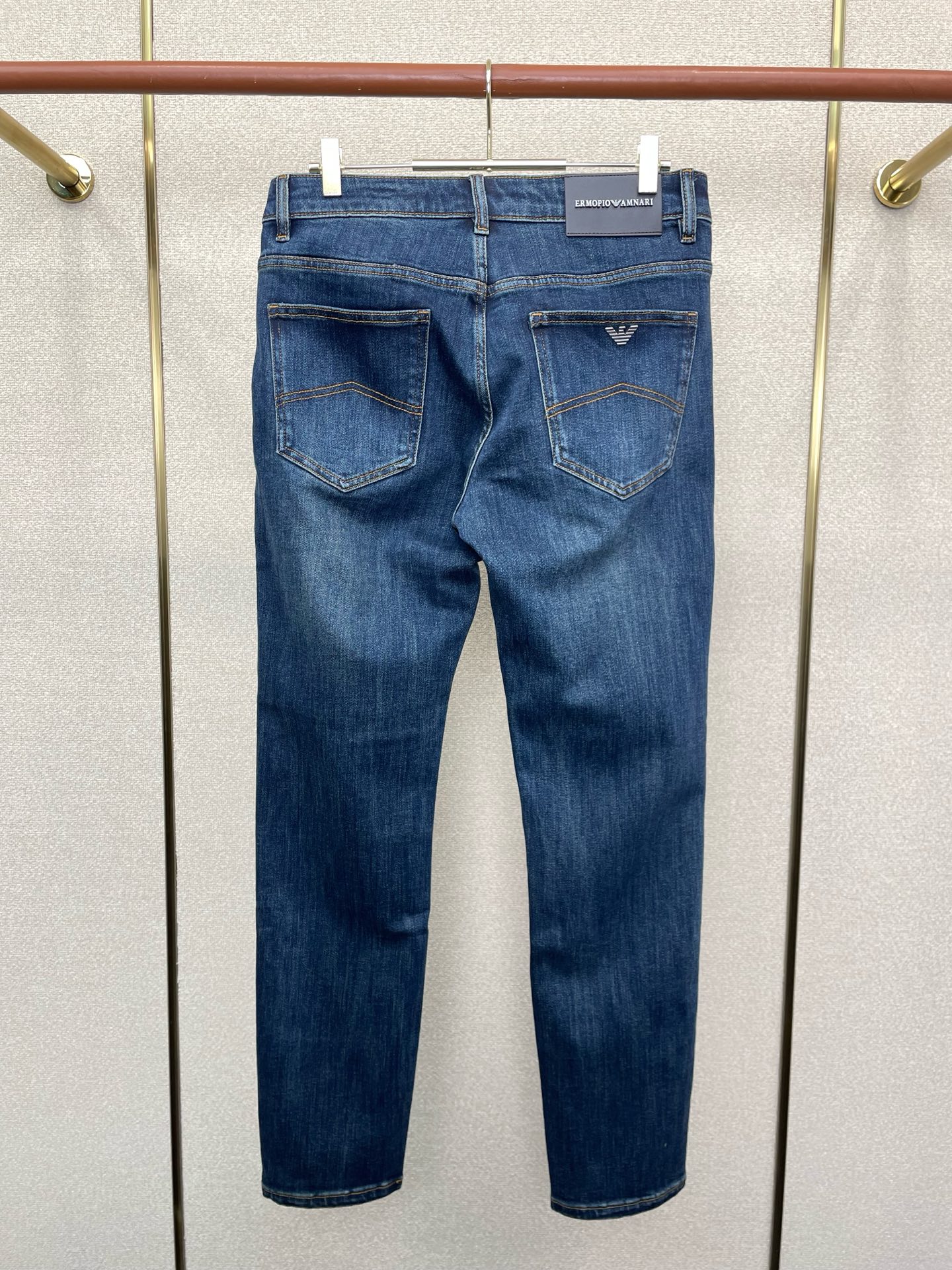 。ARMANI阿玛尼💥独家专供新款休闲牛仔裤👖高端版本！专柜定制面料 透气舒适度高，细节无可挑剔，品牌元