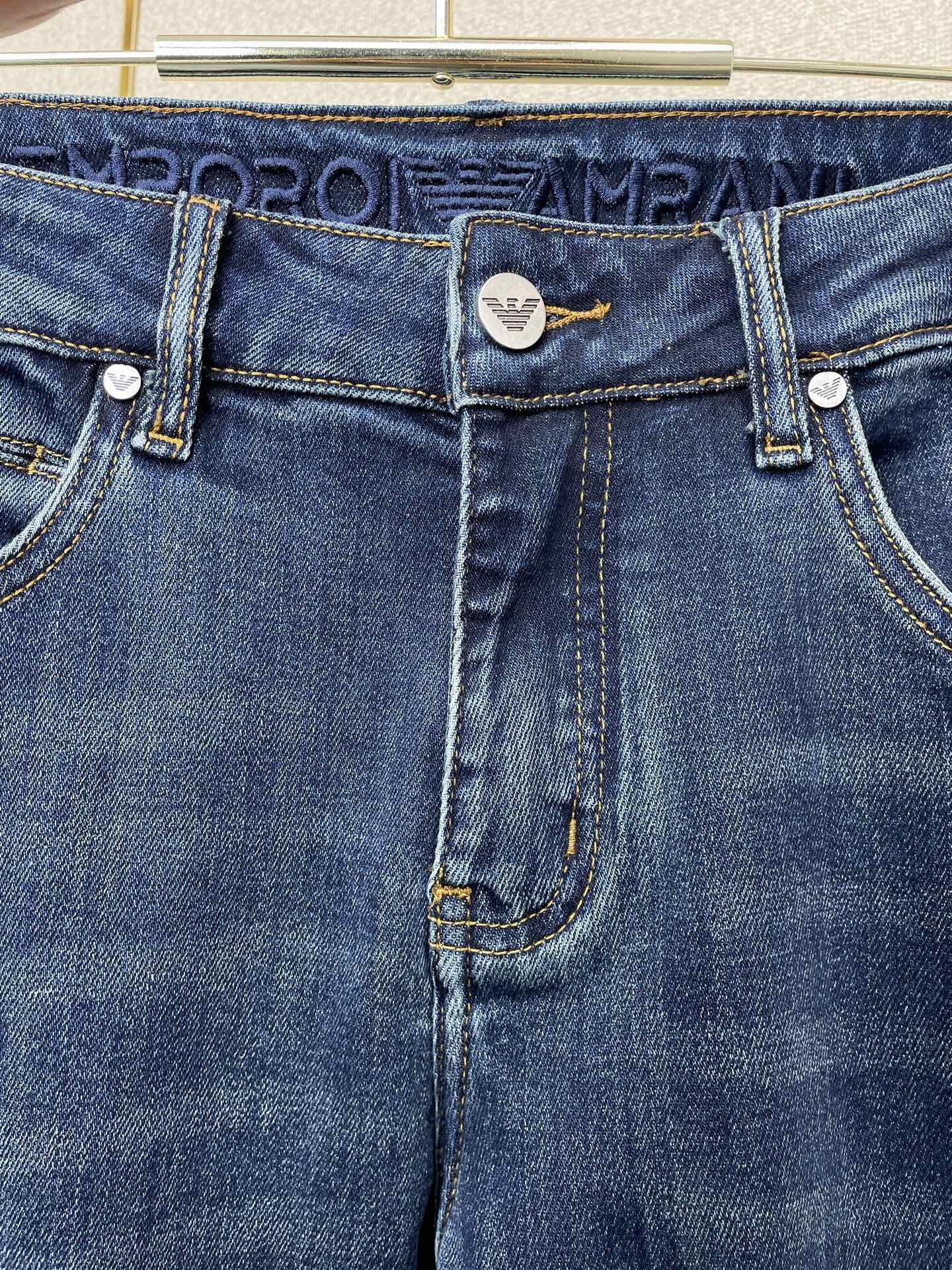 。ARMANI阿玛尼💥独家专供新款休闲牛仔裤👖高端版本！专柜定制面料 透气舒适度高，细节无可挑剔，品牌元