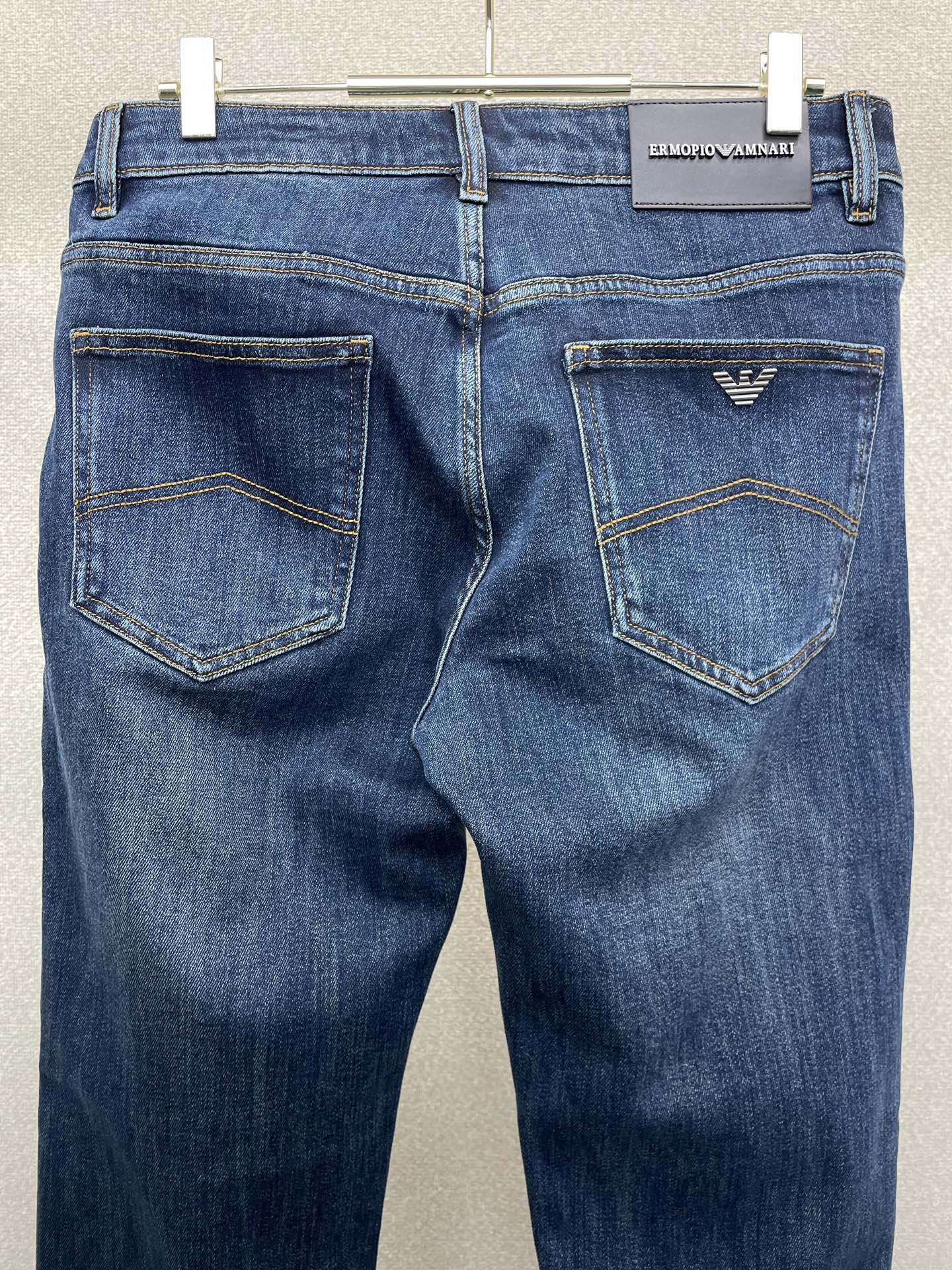 。ARMANI阿玛尼💥独家专供新款休闲牛仔裤👖高端版本！专柜定制面料 透气舒适度高，细节无可挑剔，品牌元