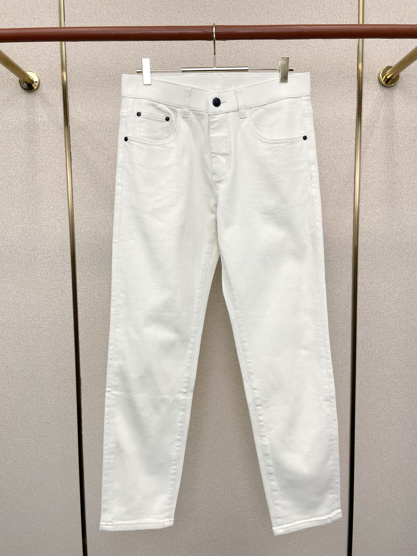 。CAVALLI卡沃利💥独家专供新款休闲牛仔裤👖高端版本！专柜定制面料 透气舒适度高，细节无可挑剔，品牌