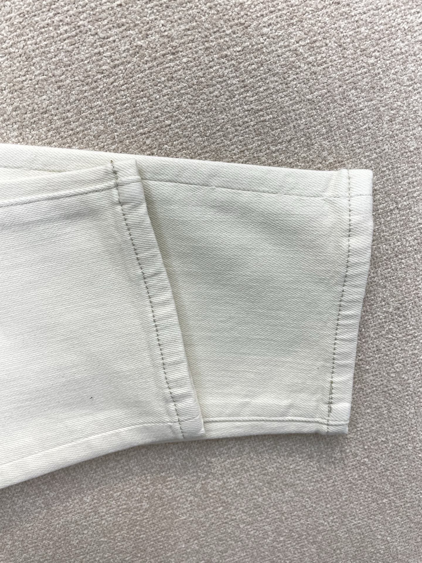 。CAVALLI卡沃利💥独家专供新款休闲牛仔裤👖高端版本！专柜定制面料 透气舒适度高，细节无可挑剔，品牌