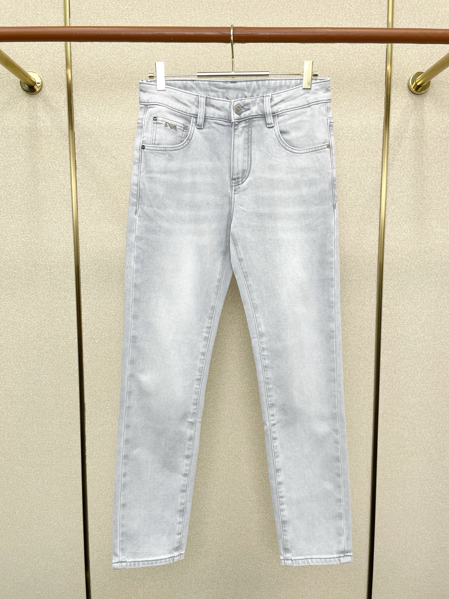 。ARMANI阿玛尼💥独家专供新款休闲牛仔裤👖高端版本！专柜定制面料 透气舒适度高，细节无可挑剔，品牌元