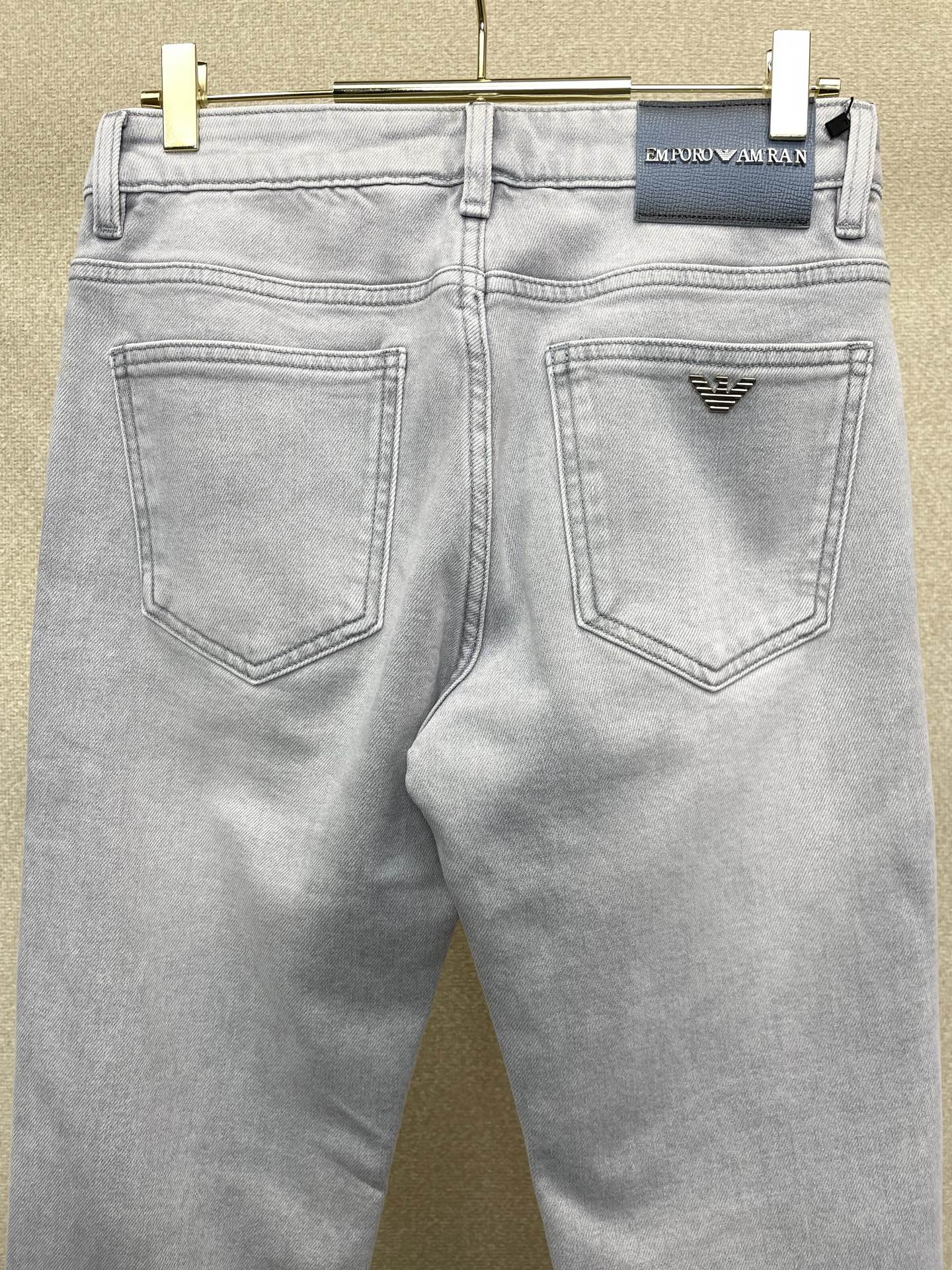 。ARMANI阿玛尼💥独家专供新款休闲牛仔裤👖高端版本！专柜定制面料 透气舒适度高，细节无可挑剔，品牌元