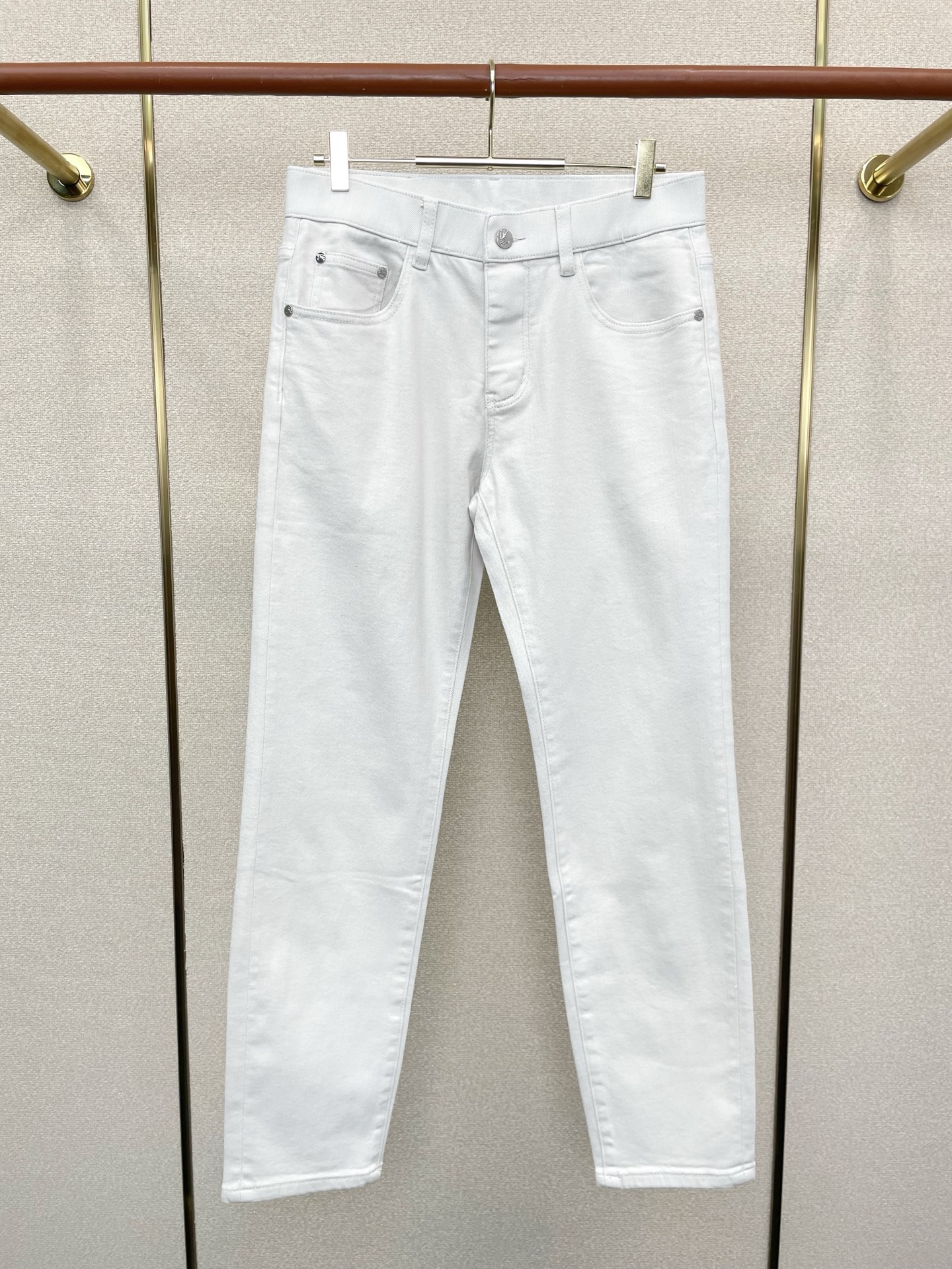 。Burberry巴宝莉💥独家专供新款休闲牛仔裤👖高端版本！专柜定制面料 透气舒适度高，细节无可挑剔，品