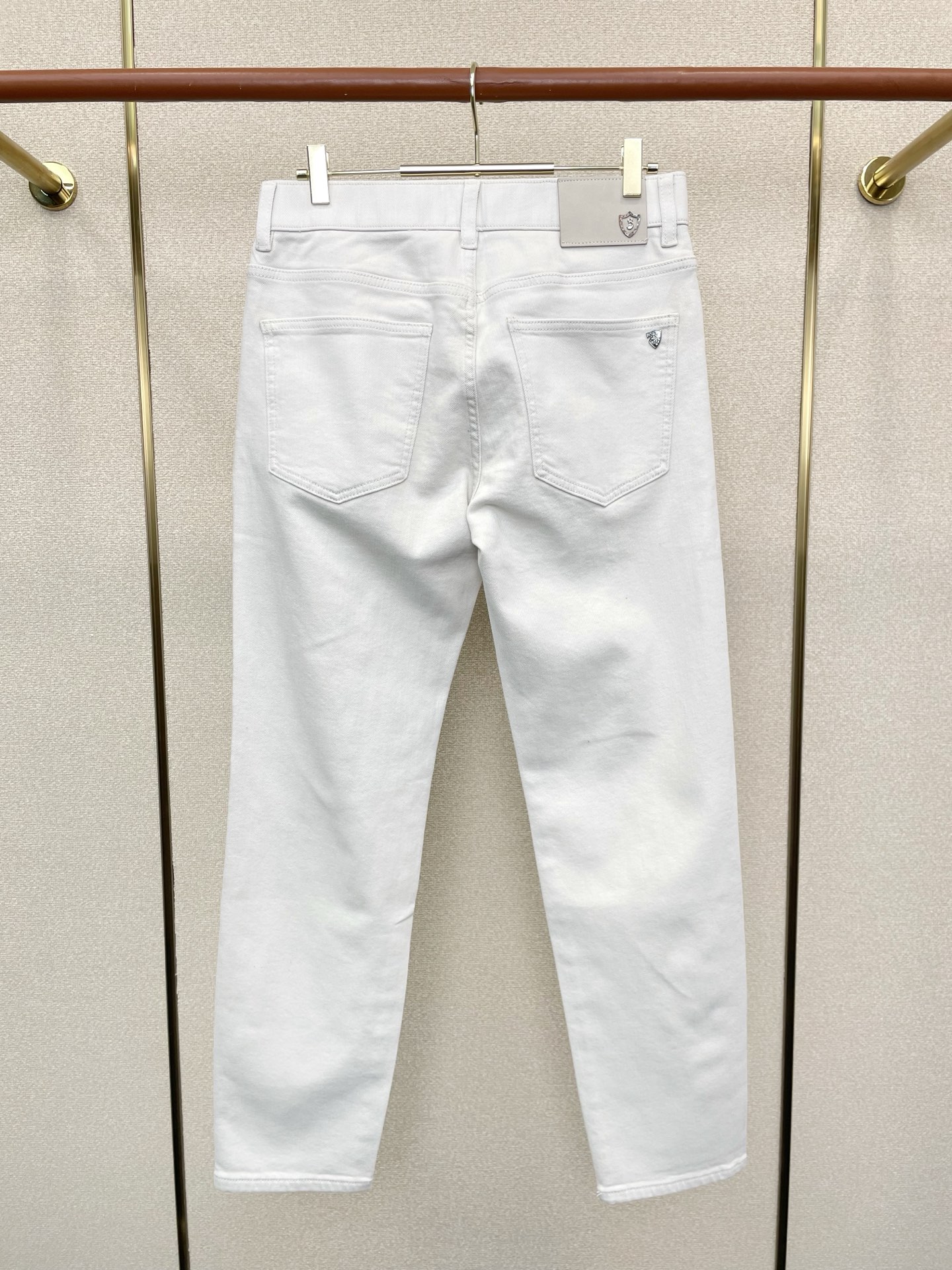 。Burberry巴宝莉💥独家专供新款休闲牛仔裤👖高端版本！专柜定制面料 透气舒适度高，细节无可挑剔，品