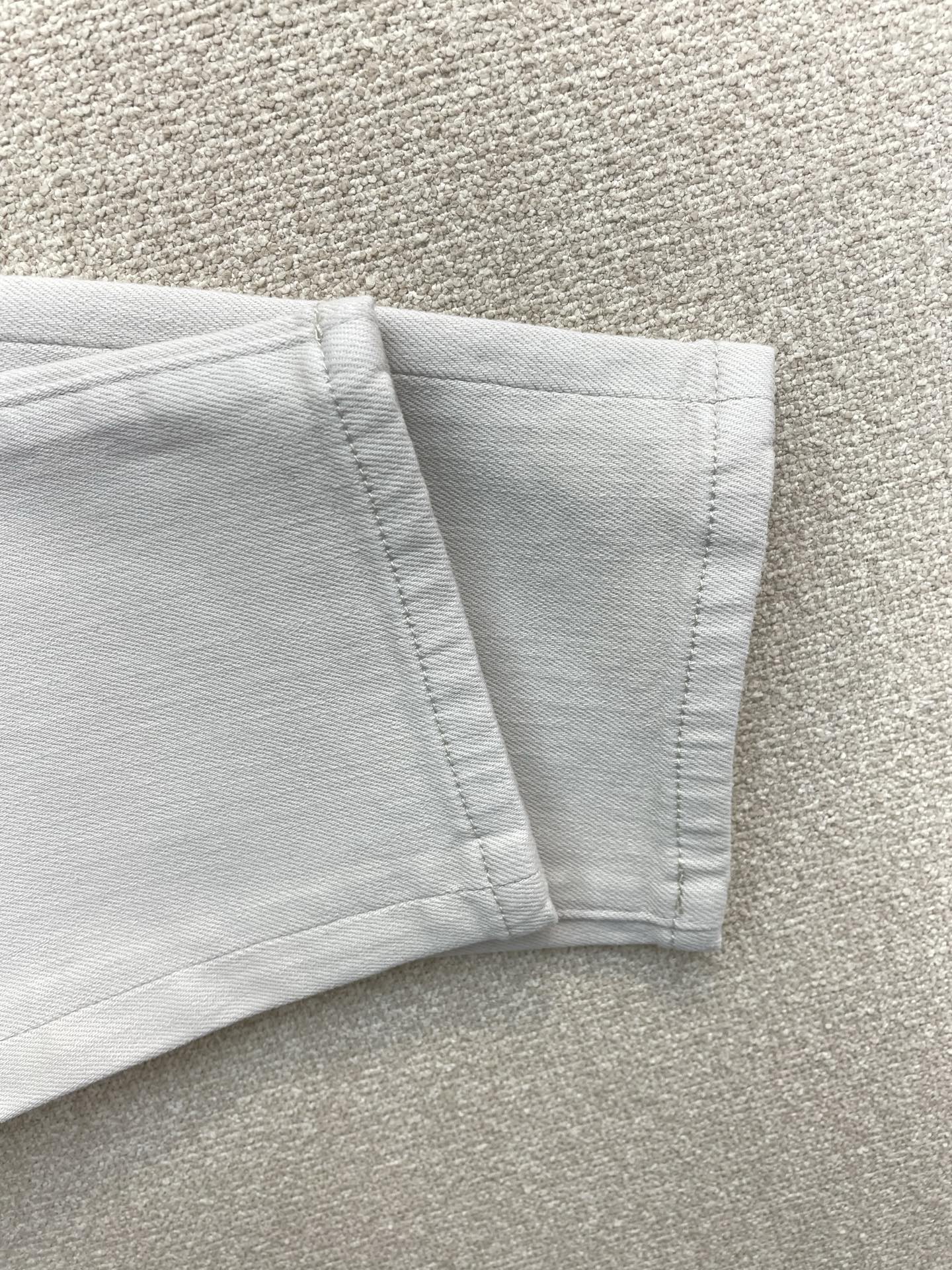 。Burberry巴宝莉💥独家专供新款休闲牛仔裤👖高端版本！专柜定制面料 透气舒适度高，细节无可挑剔，品