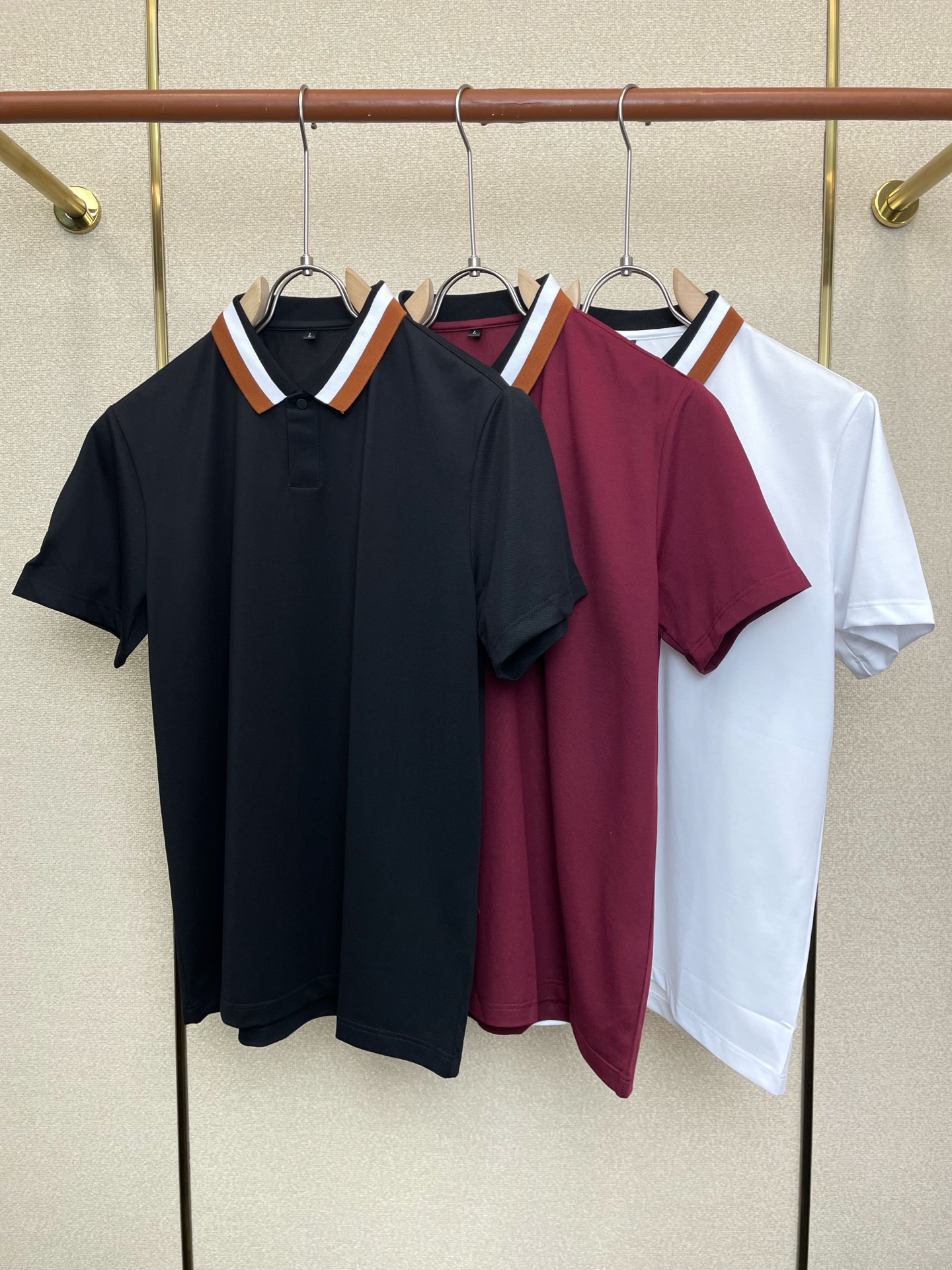 NO:691682,.ZEGNA Zegna's new and popular new style original men's casual lapel short sleeves. High-end customization. High-end version. Fashionable and versatile imported fabrics. Super soft and delicate feel. Skin-friendly and comfortable to wear. High-end boutique. The upper body is exquisitely made by the OEM. A must-have item for men. Three complete standards. Size 48-58,,zegna,T-shirt,19860909.ZEGNA杰尼亚砸锅卖铁都要上的新款新款原单男士休闲翻领短袖 高端定制 高端版本 时尚百搭爆款进口面料 手感超柔软细腻 穿着亲肤舒适 高端精品 代工厂精细做上身非常赞 男士必备单品 三标齐全 码数48-58,,zegna,T-shirt,,Men's clothing