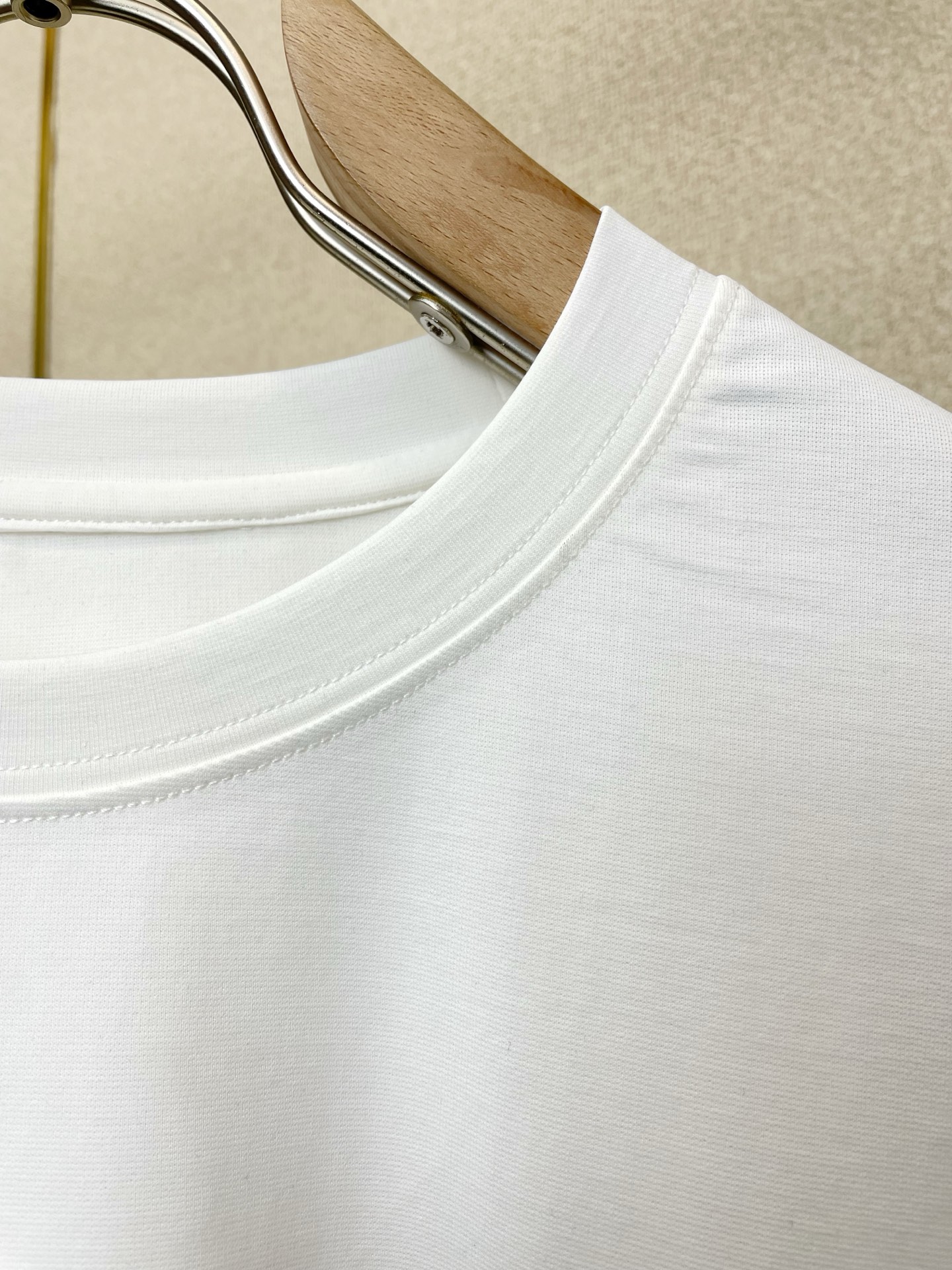 。Louis Vuitton路易威登💥砸锅卖铁都要上的新款新款原单男士休闲短袖 高端定制 高端版本 时尚