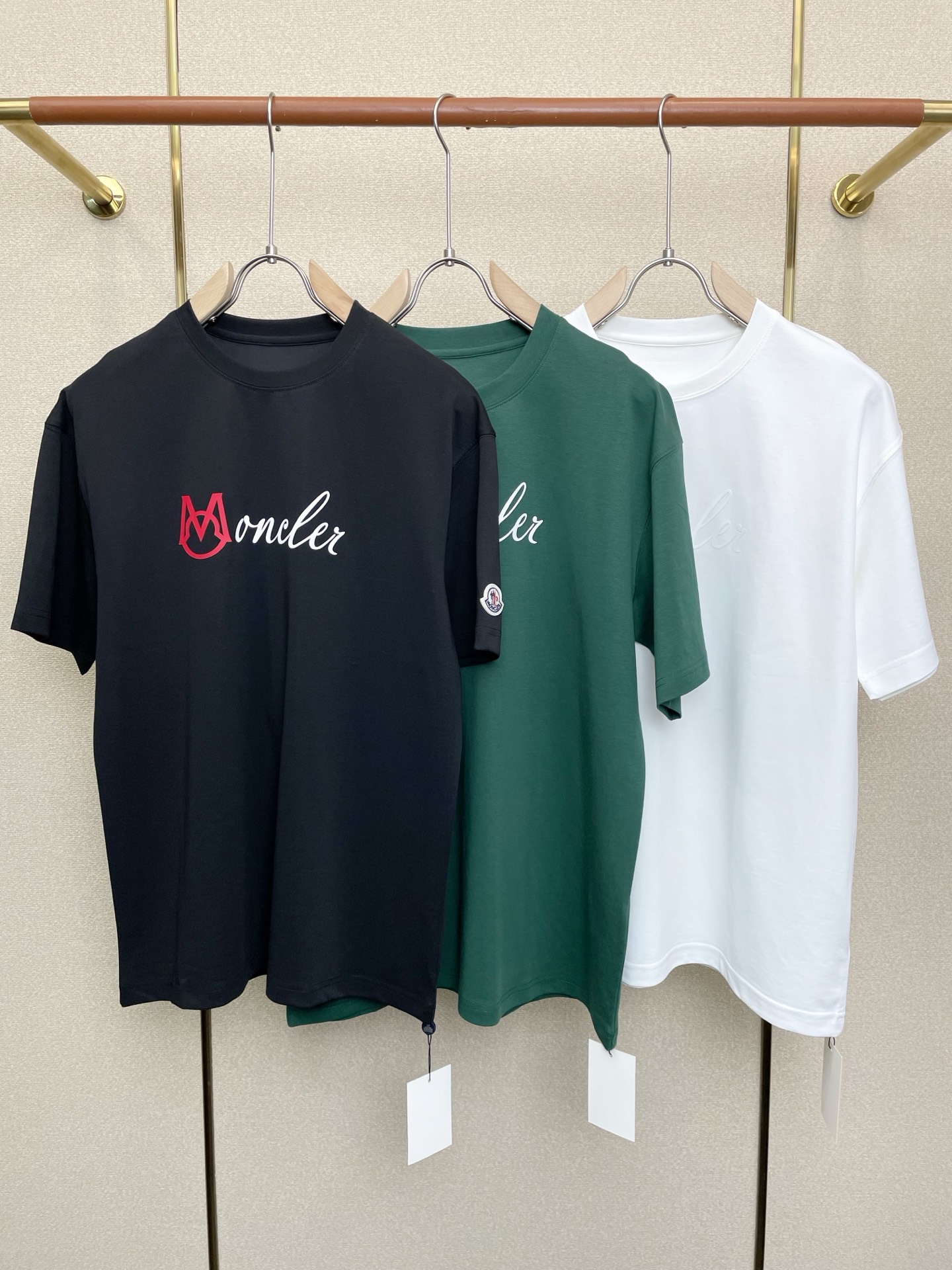 。Moncler蒙口💥砸锅卖铁都要上的新款新款原单男士休闲短袖 高端定制 高端版本 时尚百搭爆款⚠️⚠️