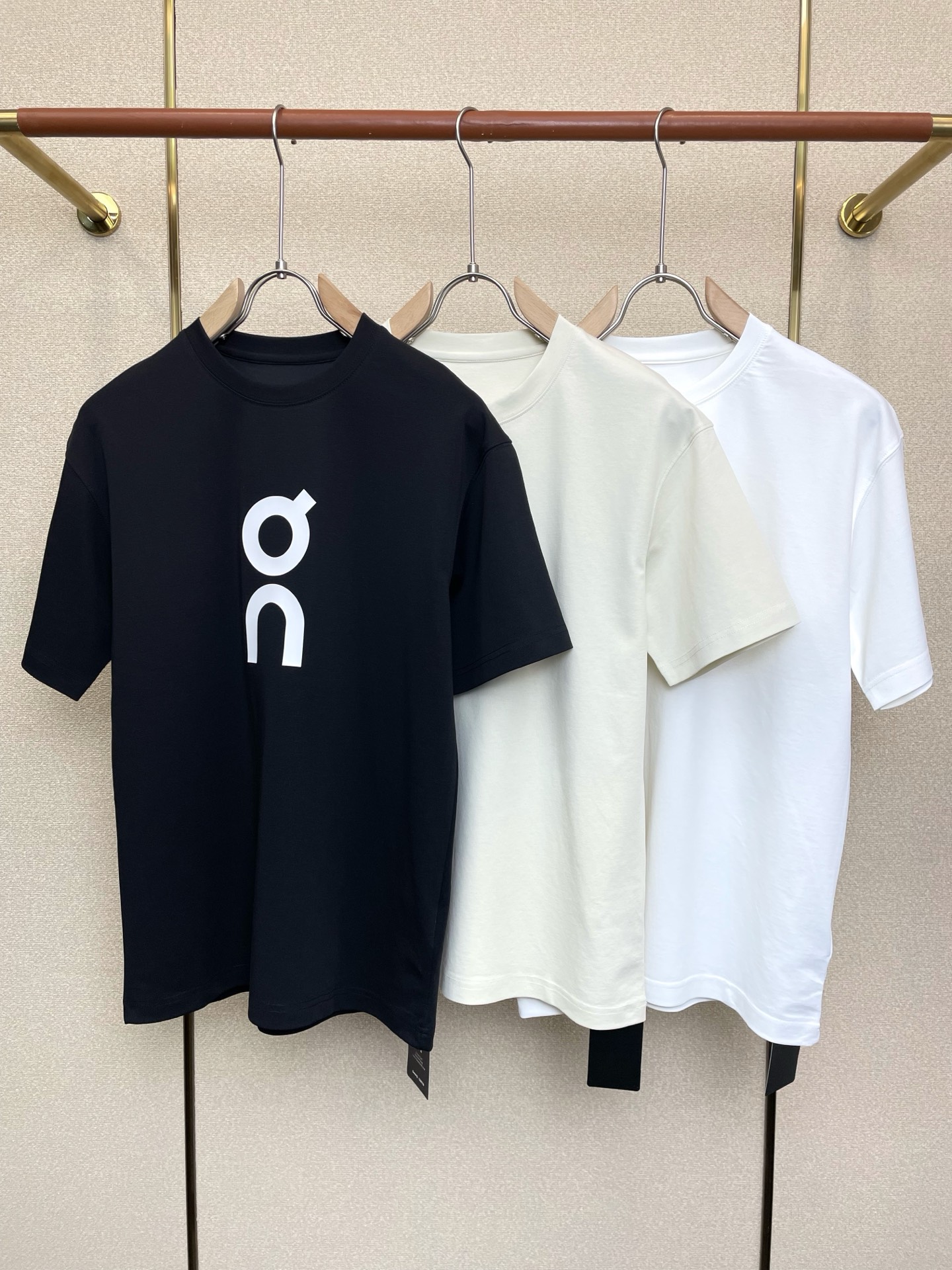 。LOEWE罗意威💥砸锅卖铁都要上的新款新款原单男士休闲短袖 高端定制 高端版本 时尚百搭爆款⚠️⚠️✨